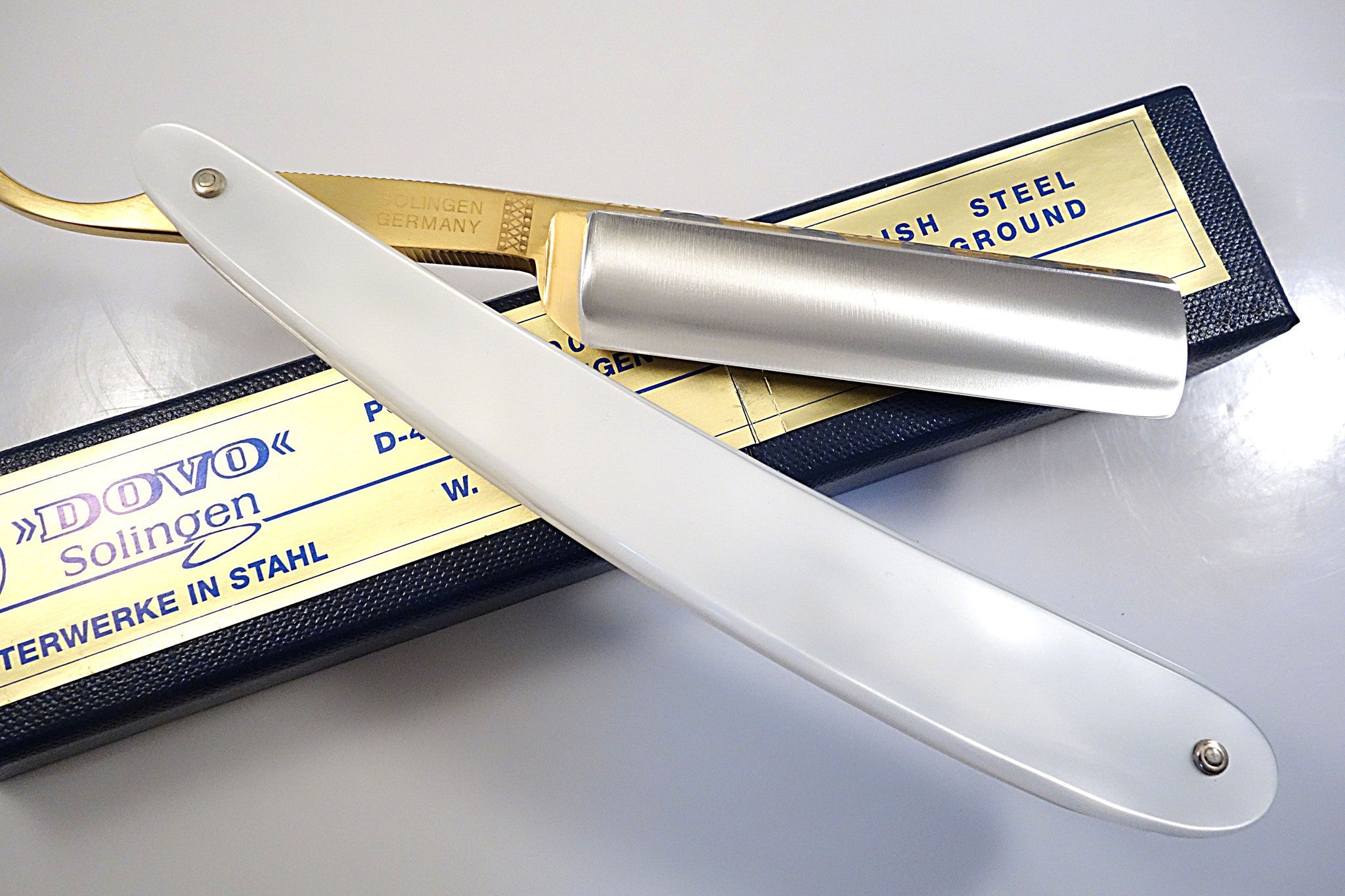 Dovo "Pearl" 5/8 Full Hollow Solingen Straight Razor