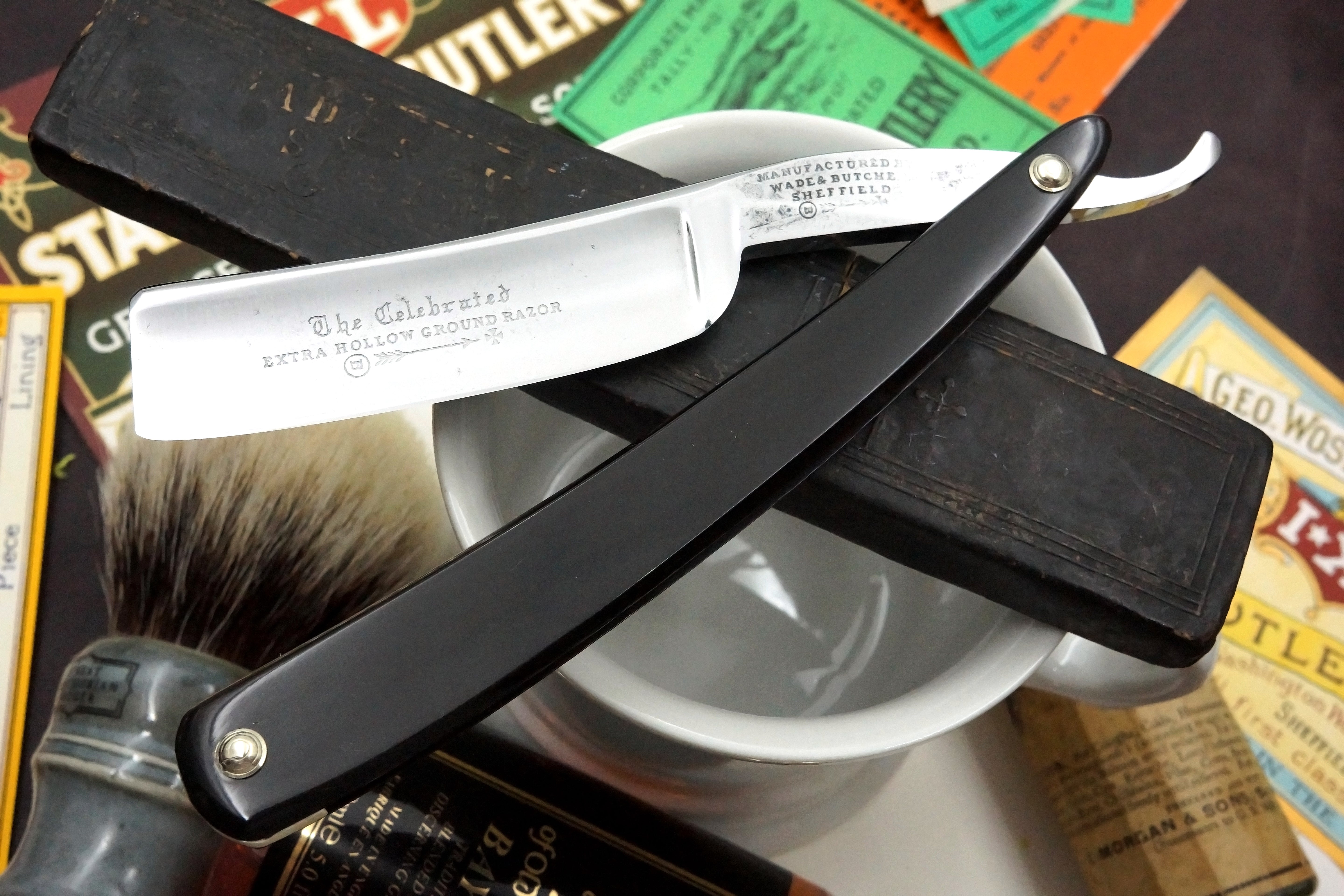 Wade & Butcher "Celebrated Extra Hollow Ground" 7/8 Blade with New Horn Scales Sheffield Straight Razor - Shave Ready