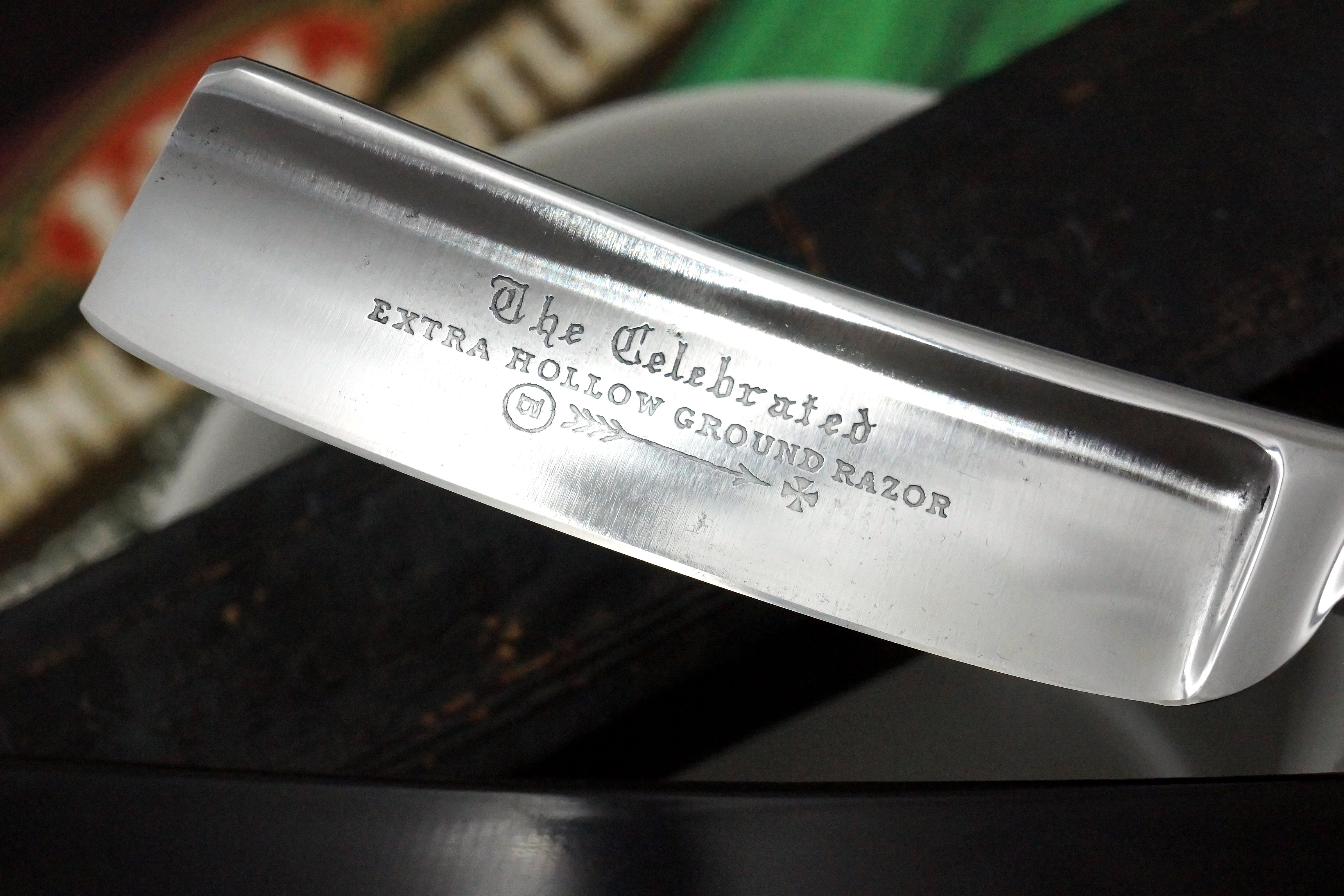 Wade & Butcher "Celebrated Extra Hollow Ground" 7/8 Blade with New Horn Scales Sheffield Straight Razor - Shave Ready