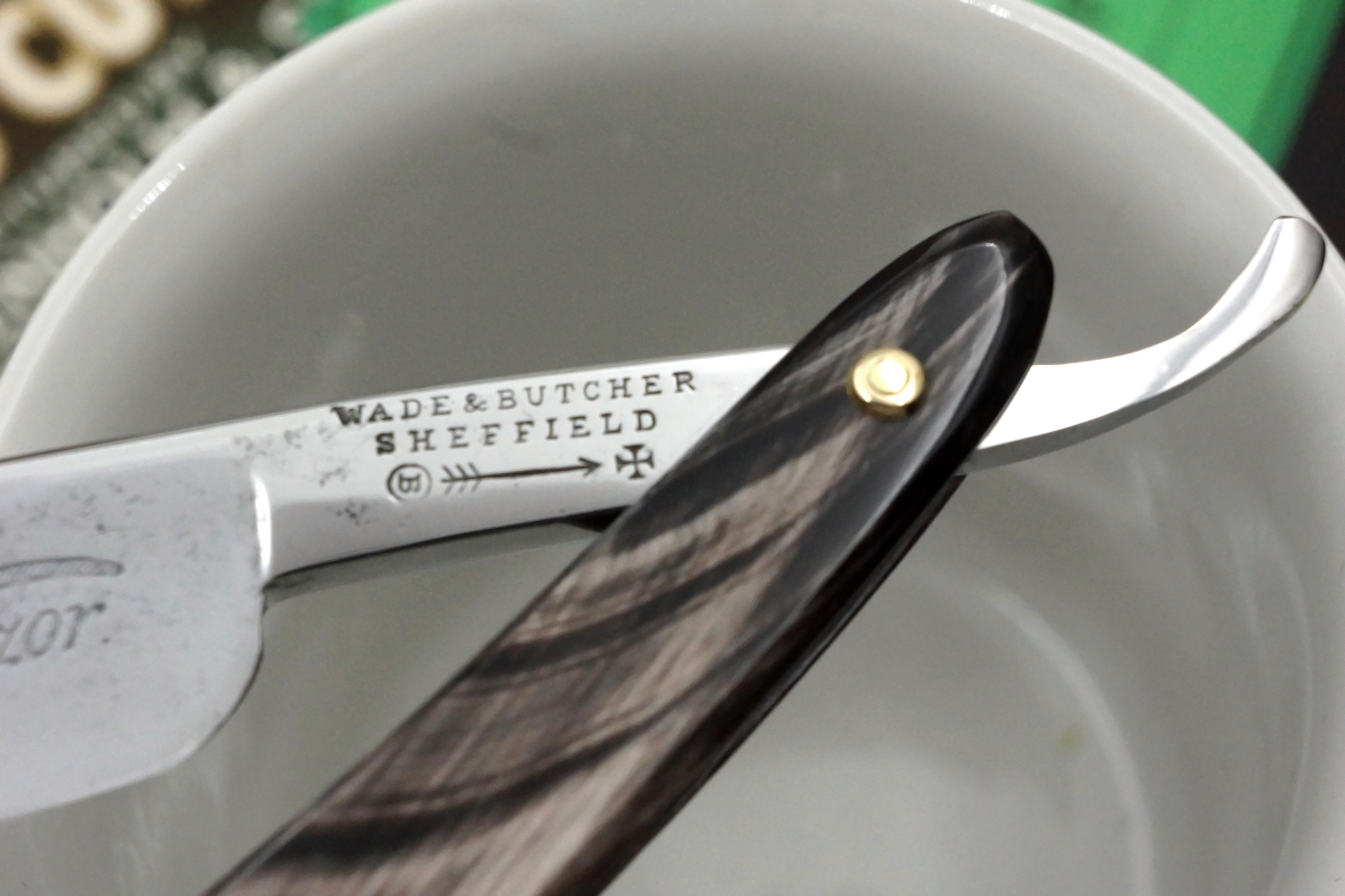 Wade & Butcher "American Razor" 7/8 Blade with New Horn Scales Sheffield Straight Razor - Shave Ready