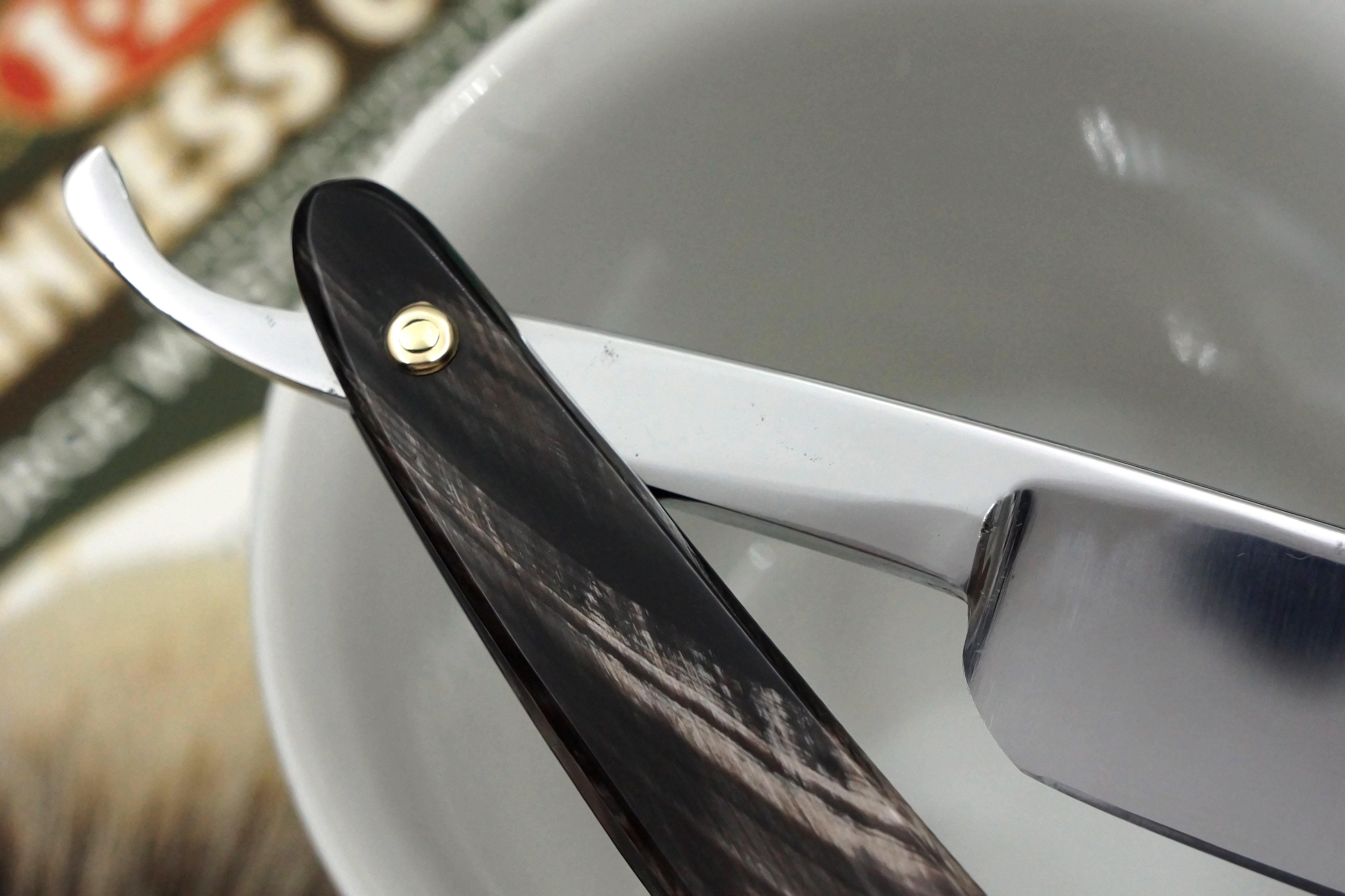 Wade & Butcher "American Razor" 7/8 Blade with New Horn Scales Sheffield Straight Razor - Shave Ready