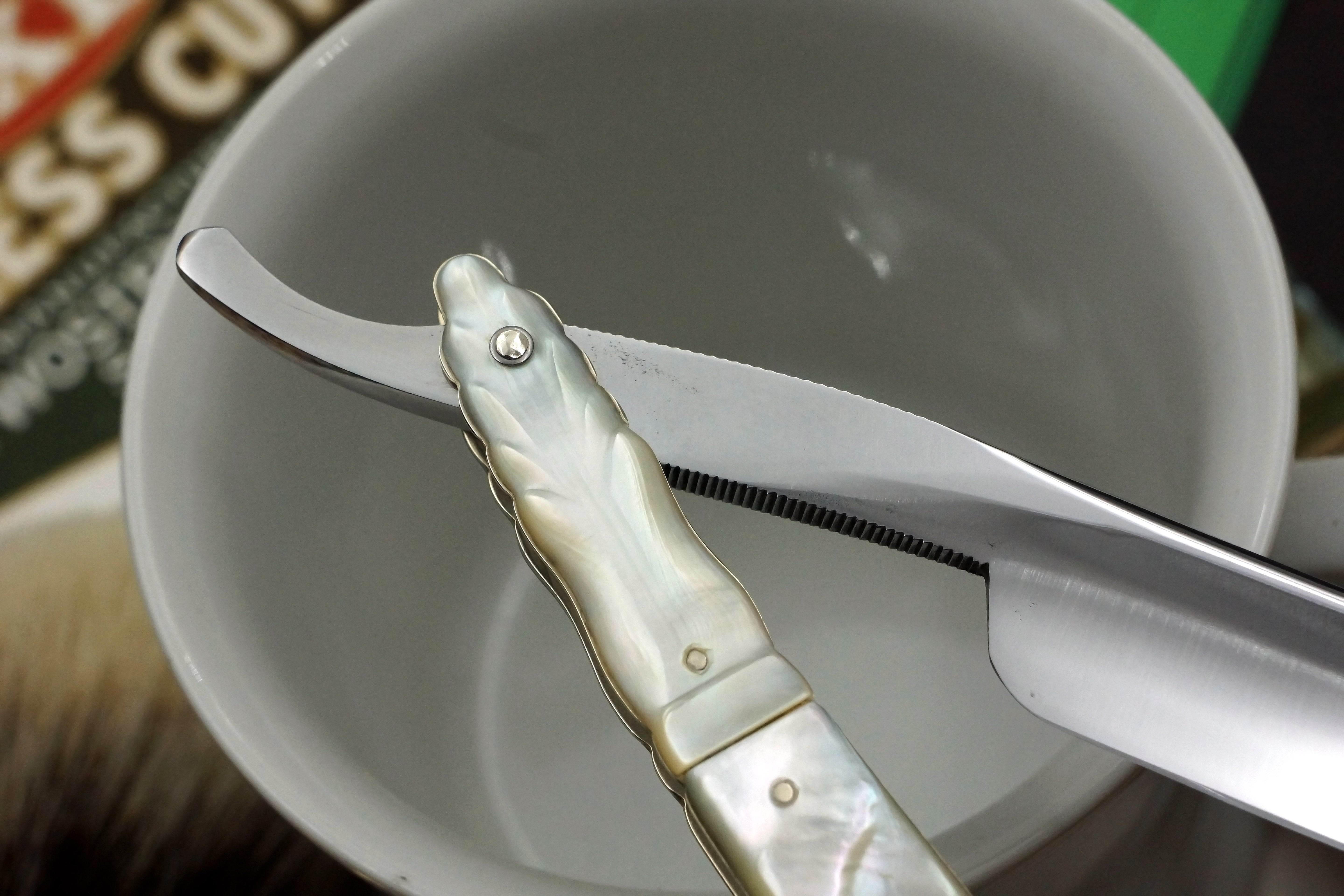 Wade & Butcher 6/8 Blade with Mother of Pearl Scales Sheffield Straight Razor - Shave Ready