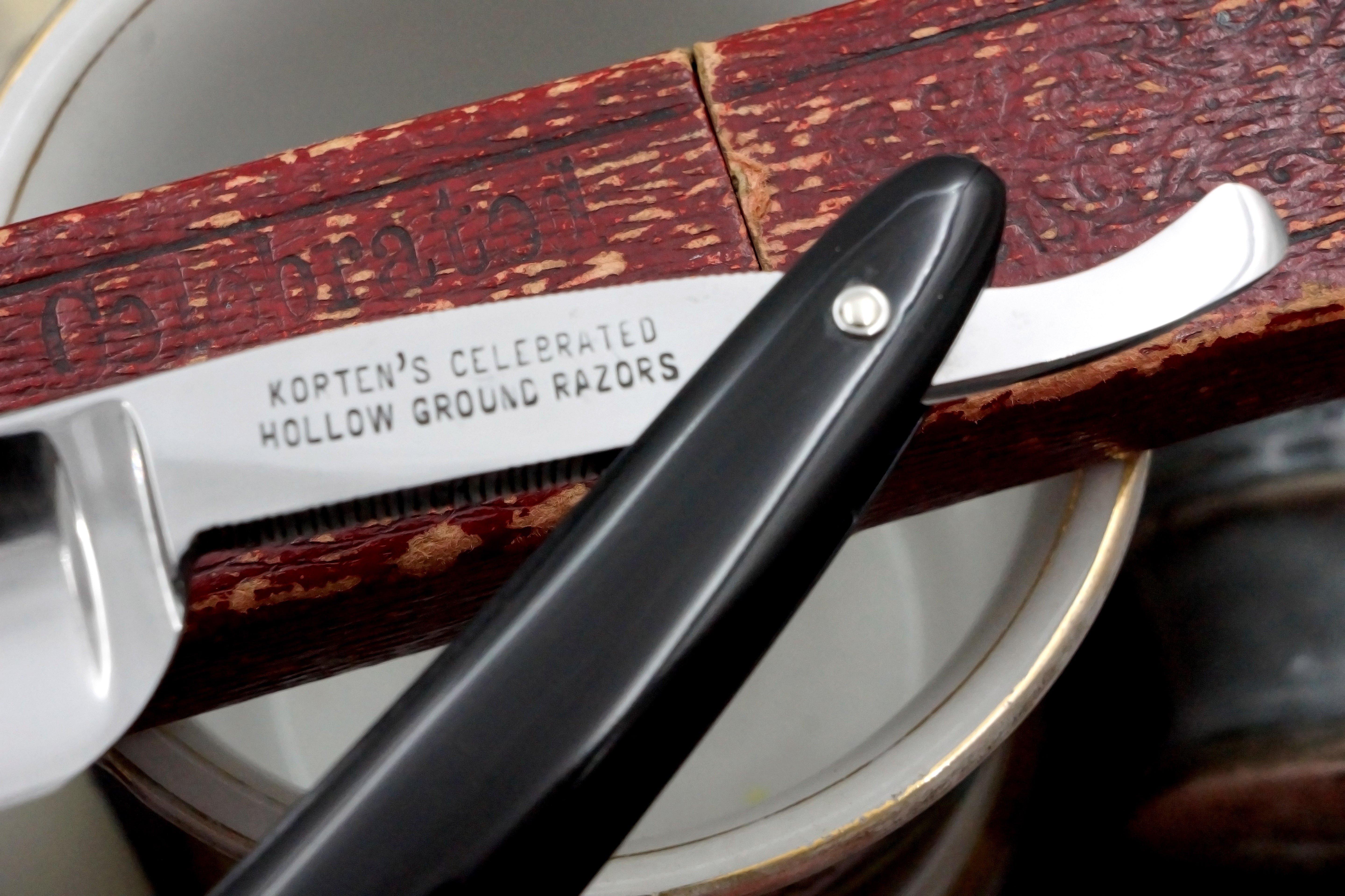 Korten's Celebrated Razor 7/8 Full Hollow - Excellent + American? Straight Razor - Shave Ready