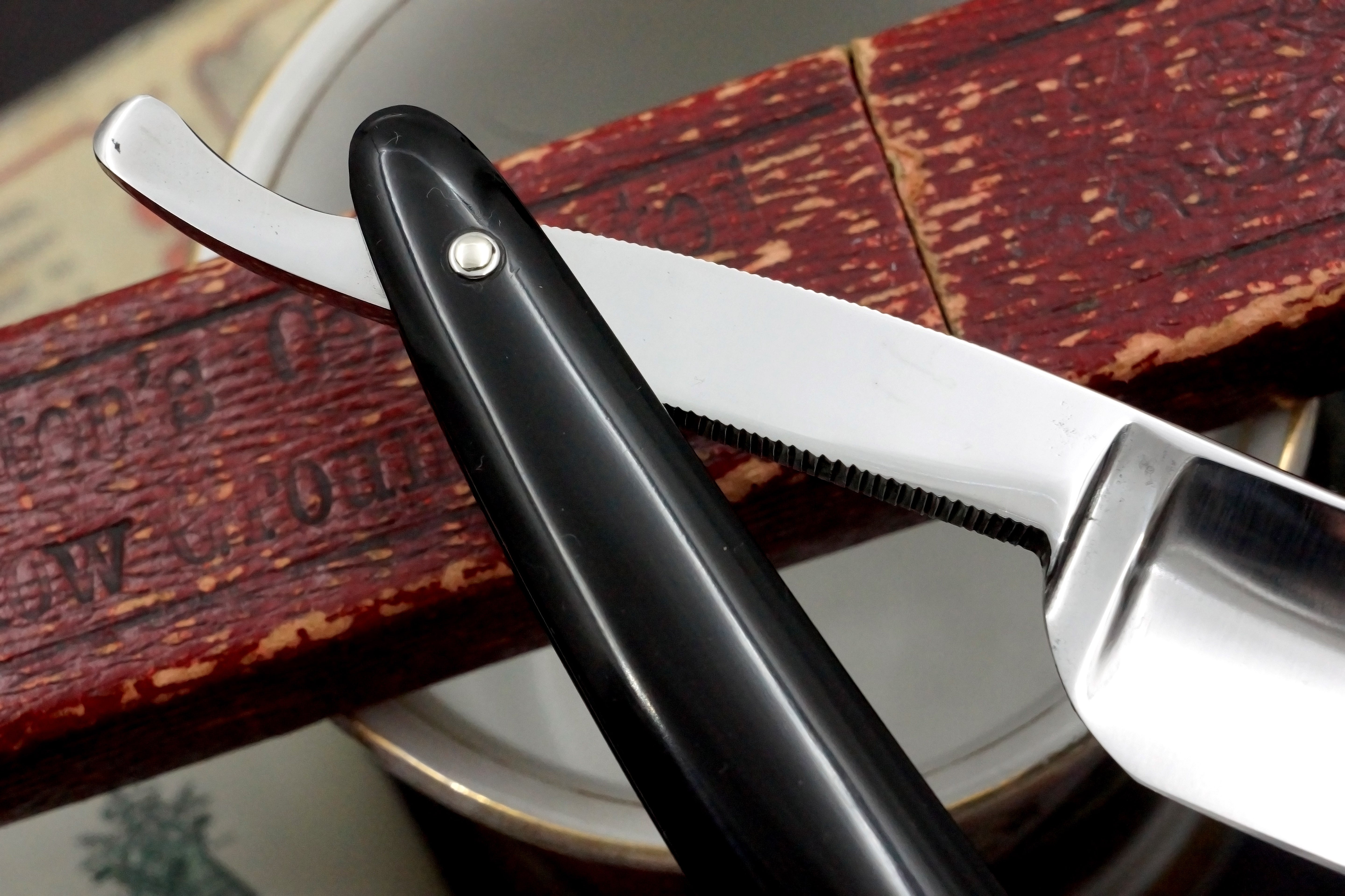 Korten's Celebrated Razor 7/8 Full Hollow - Excellent + American? Straight Razor - Shave Ready