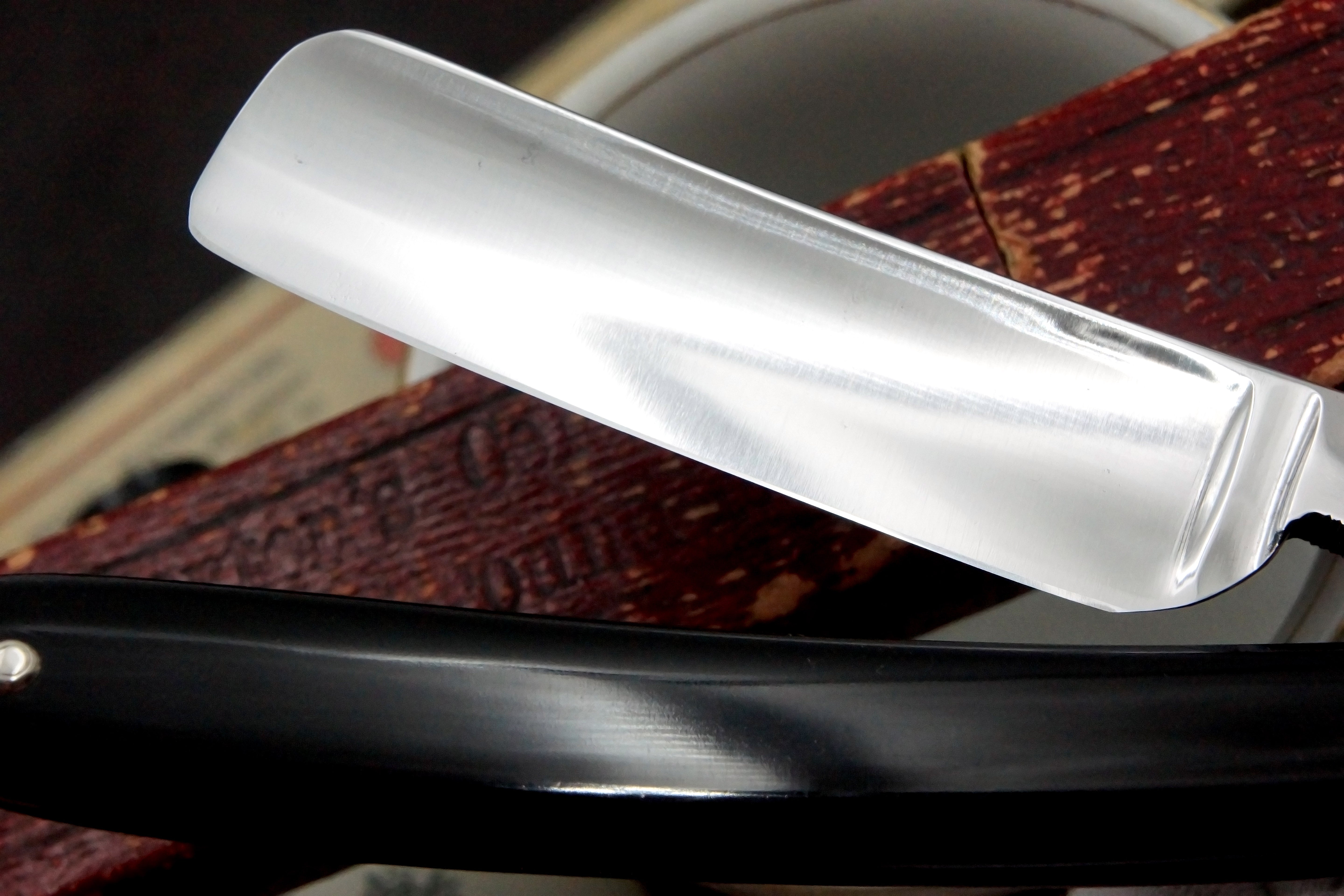 Korten's Celebrated Razor 7/8 Full Hollow - Excellent + American? Straight Razor - Shave Ready