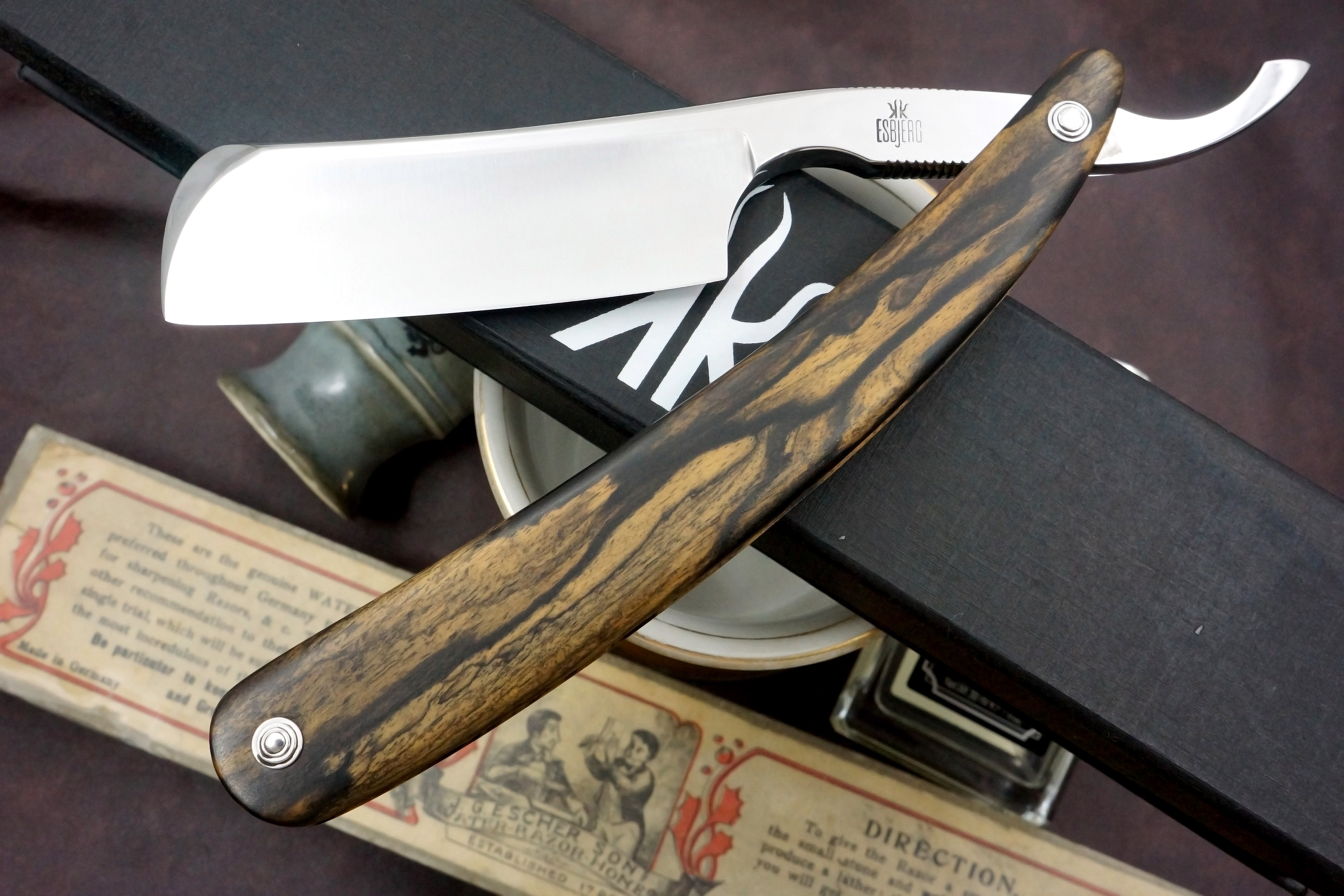 Koraat 8/8 Near Wedge Blade with Thumbnotch & Fancy Spine - Preowned Custom Straight Razor - Shave Ready