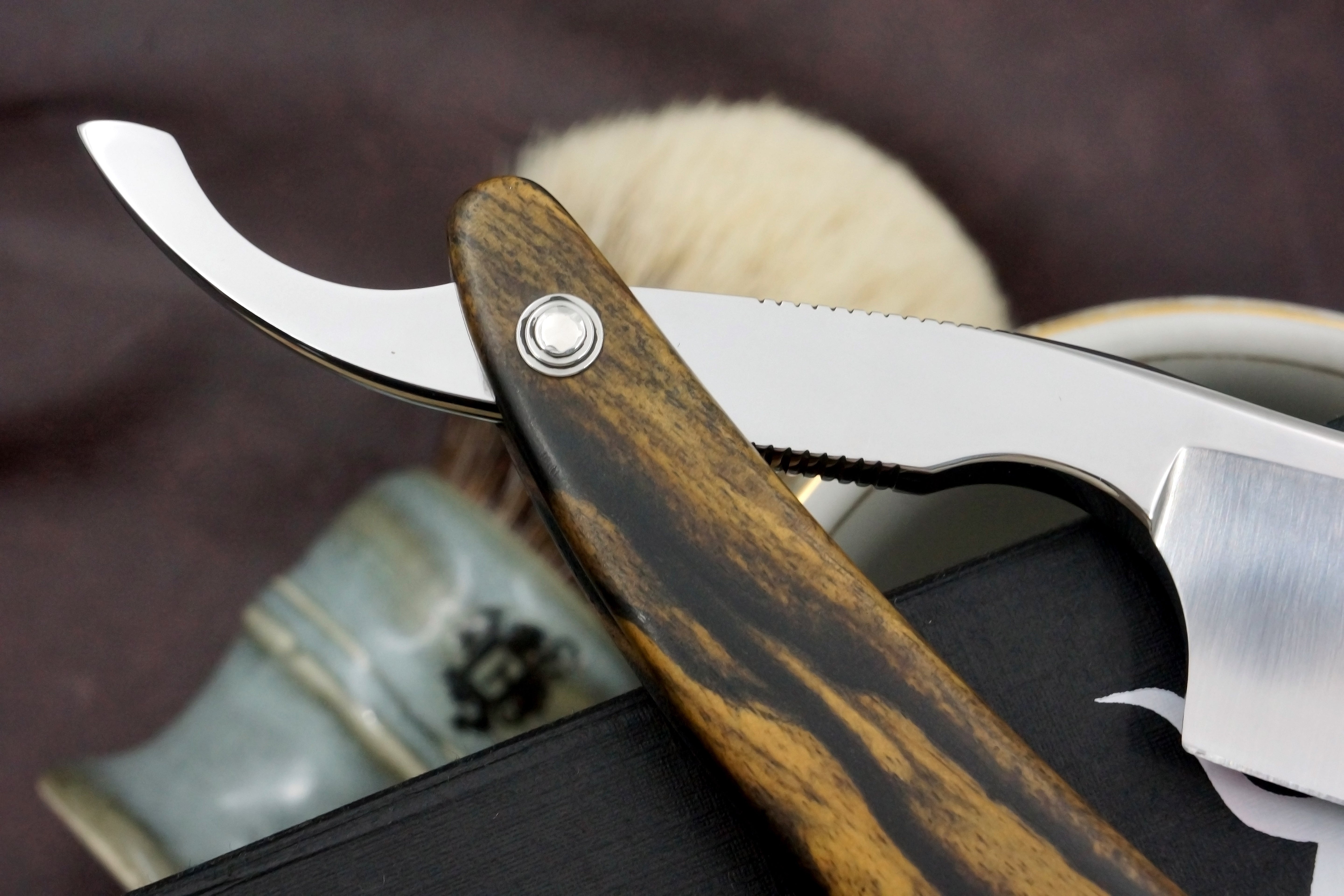 Koraat 8/8 Near Wedge Blade with Thumbnotch & Fancy Spine - Preowned Custom Straight Razor - Shave Ready