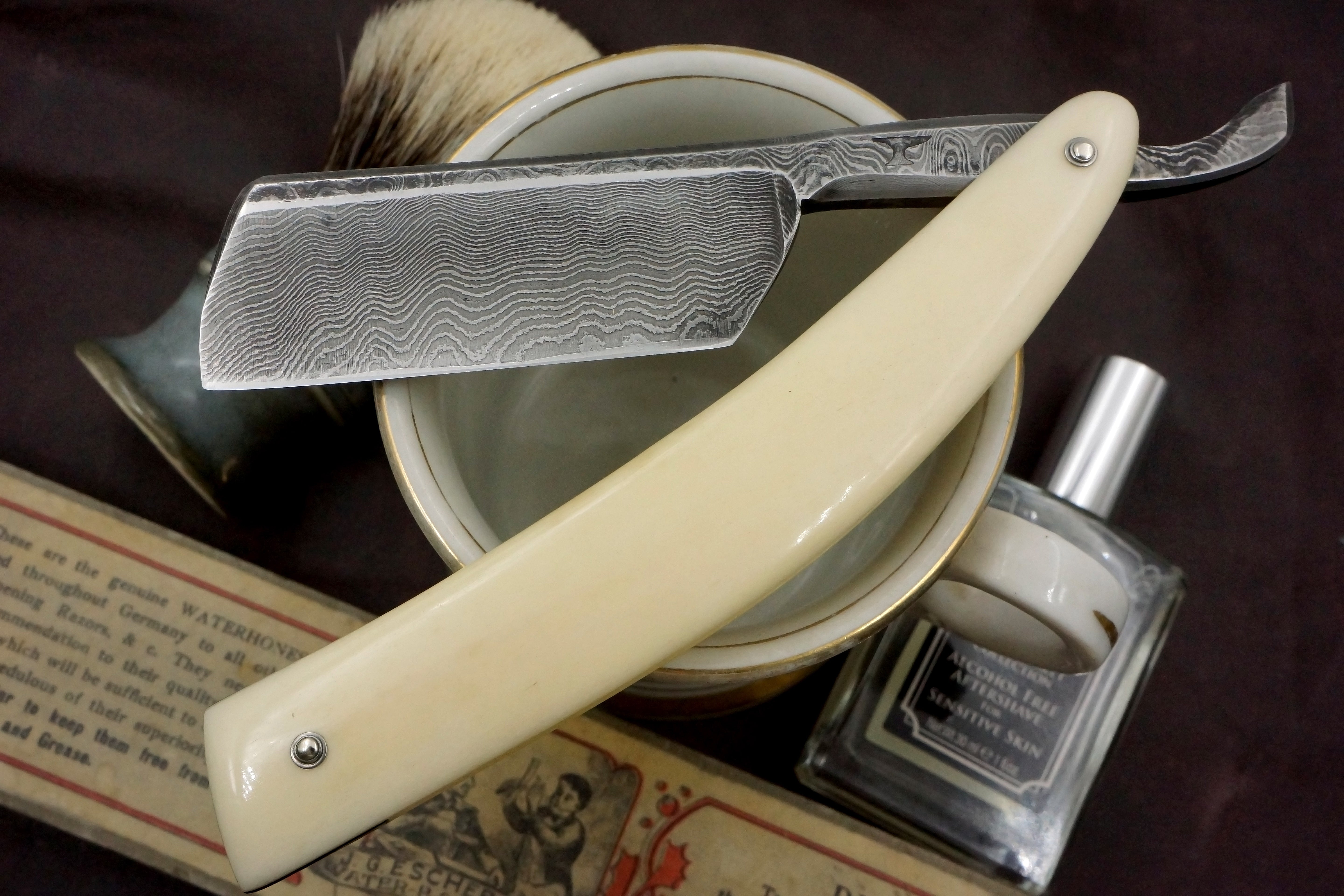 Shave Smith 9/8 Quarter Hollow Damascus Blade - Preowned Custom Straight Razor - Shave Ready