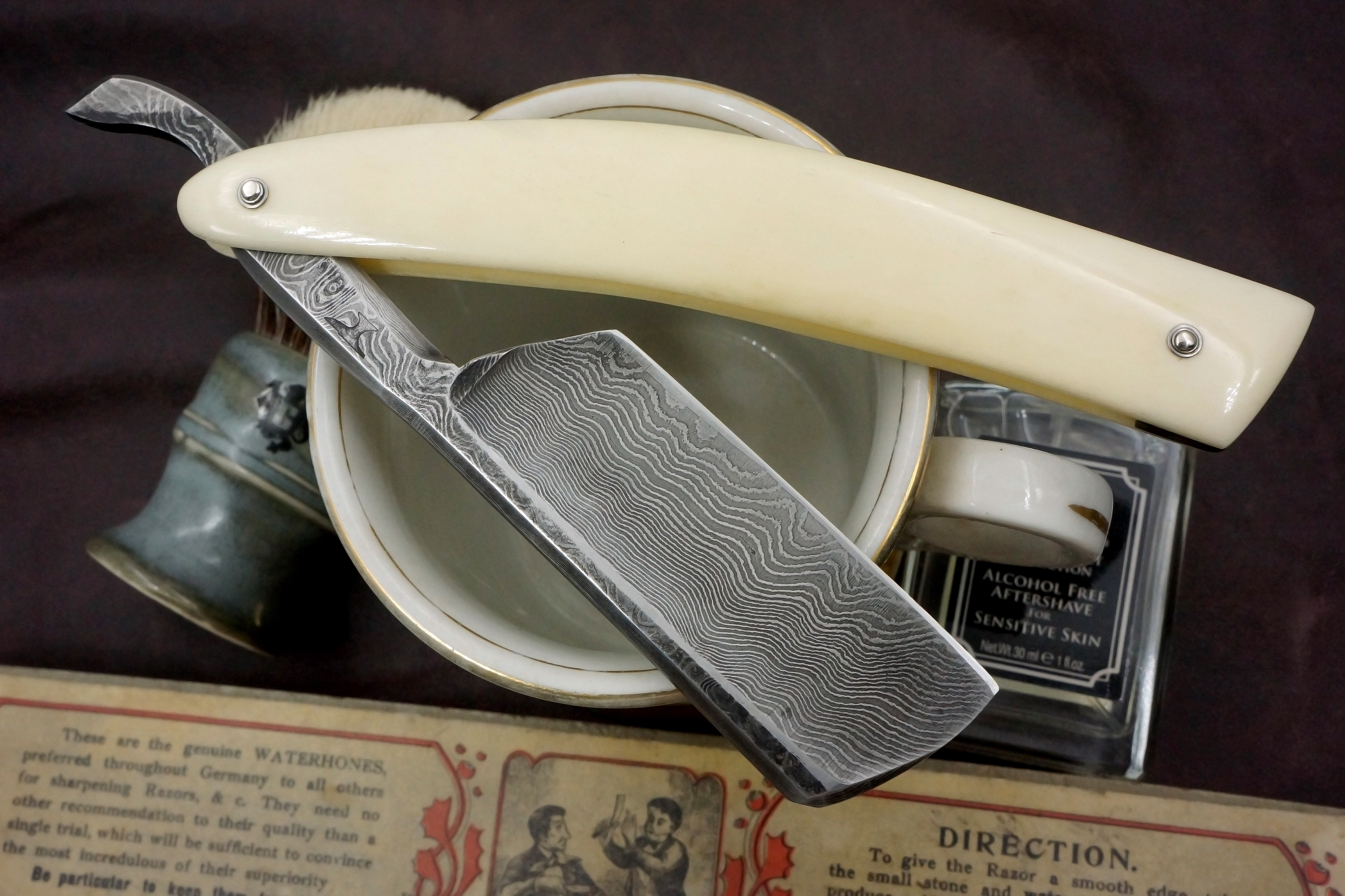 Shave Smith 9/8 Quarter Hollow Damascus Blade - Preowned Custom Straight Razor - Shave Ready