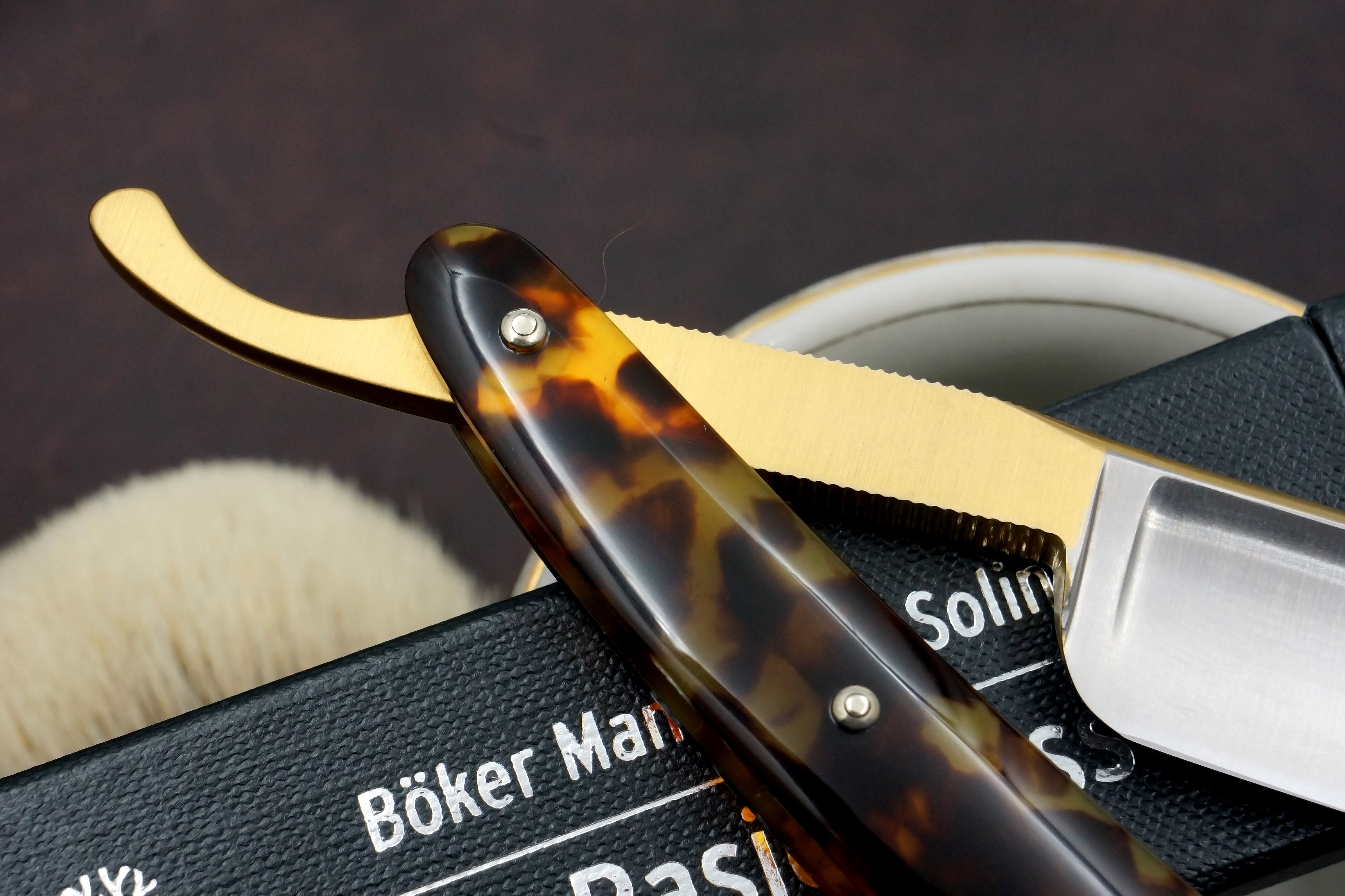 Boker "Tortoiseshell" 6/8 Full Hollow Etched Blade - Preowned Solingen Straight Razor - Shave Ready