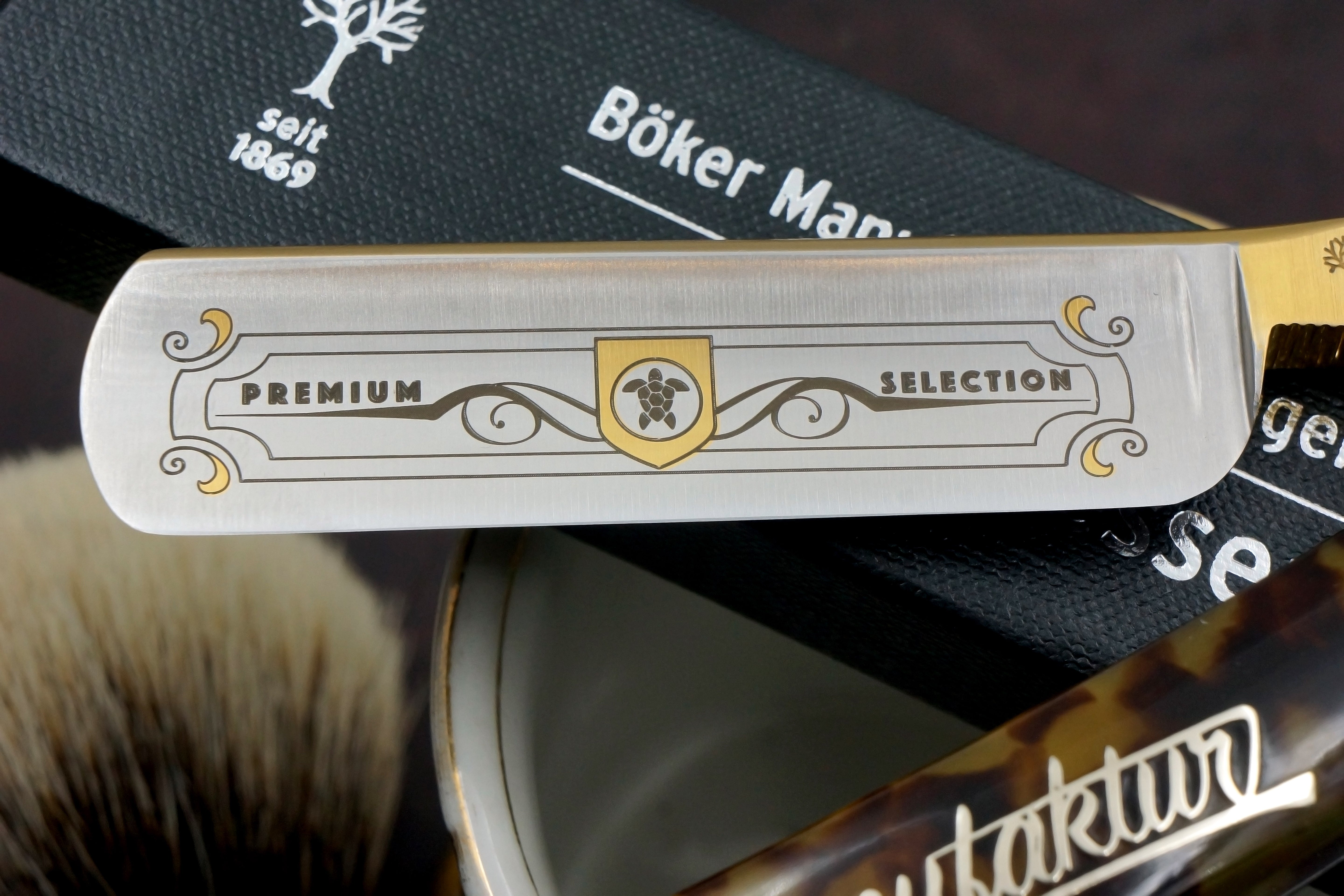 Boker "Tortoiseshell" 6/8 Full Hollow Etched Blade - Preowned Solingen Straight Razor - Shave Ready