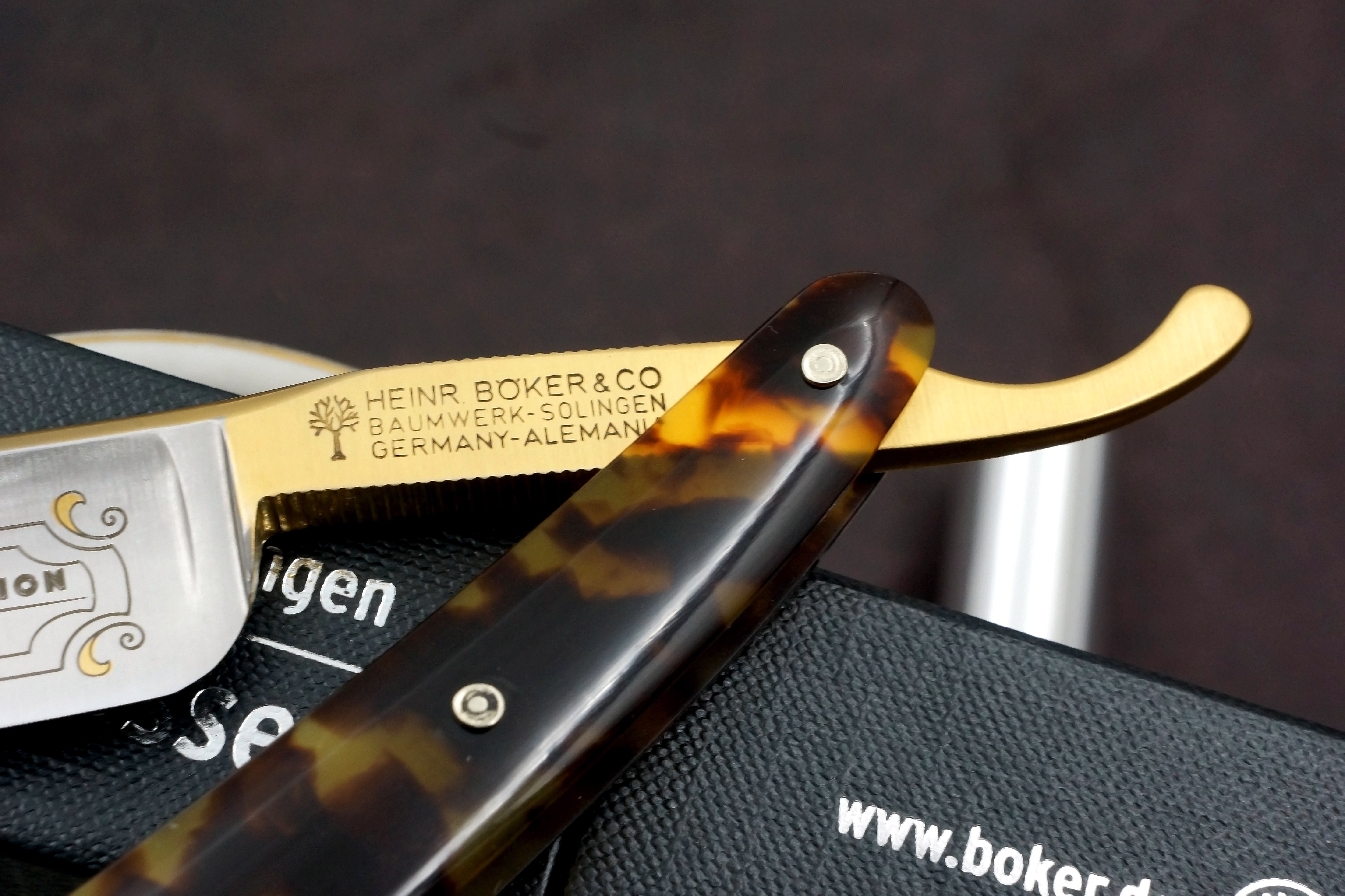 Boker "Tortoiseshell" 6/8 Full Hollow Etched Blade - Preowned Solingen Straight Razor - Shave Ready