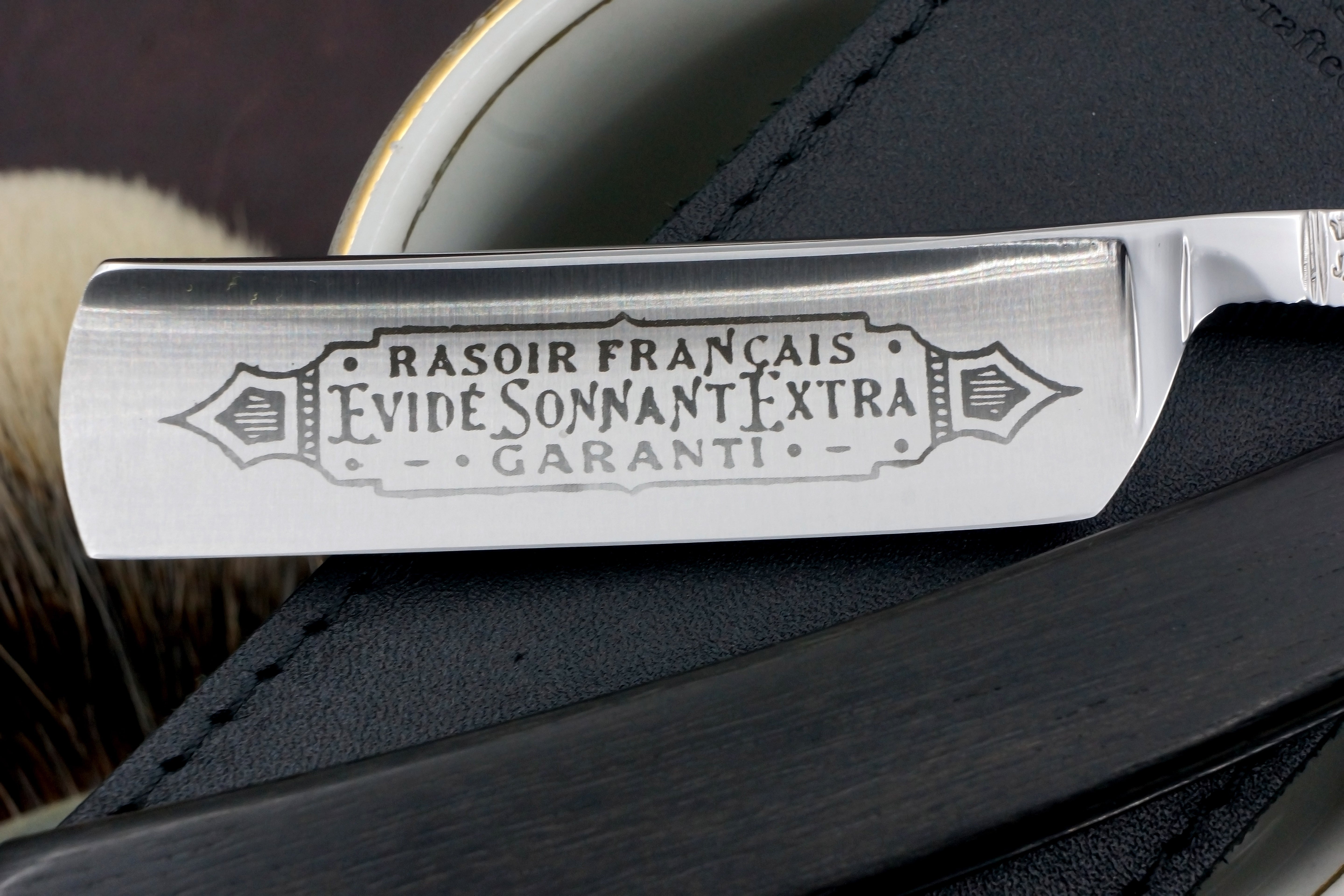 Thiers Issard "Evide Sonnant" 6/8 Full Hollow Blade Ebony Scales - Preowned French Straight Razor - Shave Ready