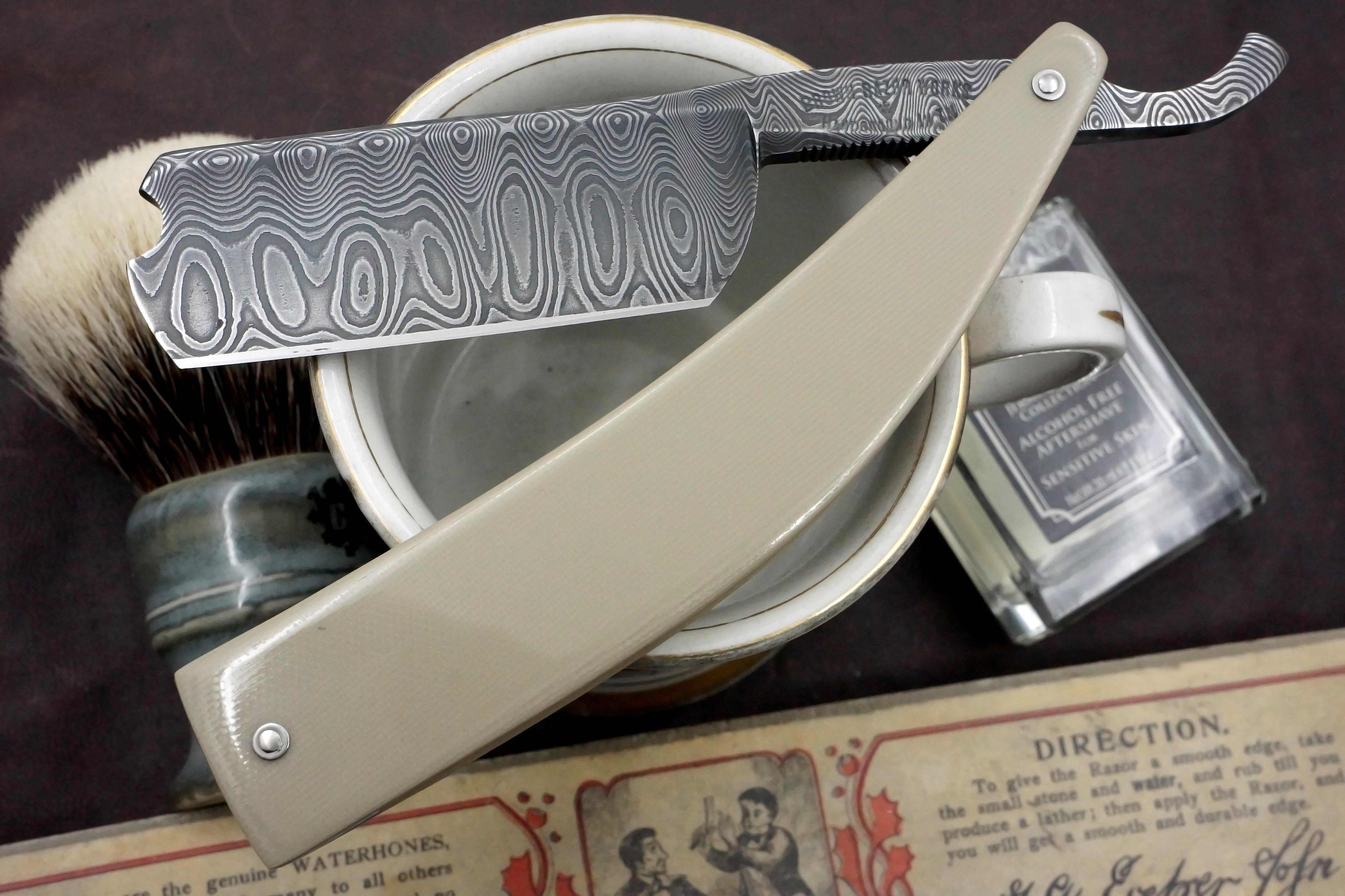 Brian Brown 9/8 Quarter Hollow Damascus Steel Blade with G10 Scales - Preowned Custom Straight Razor - Shave Ready