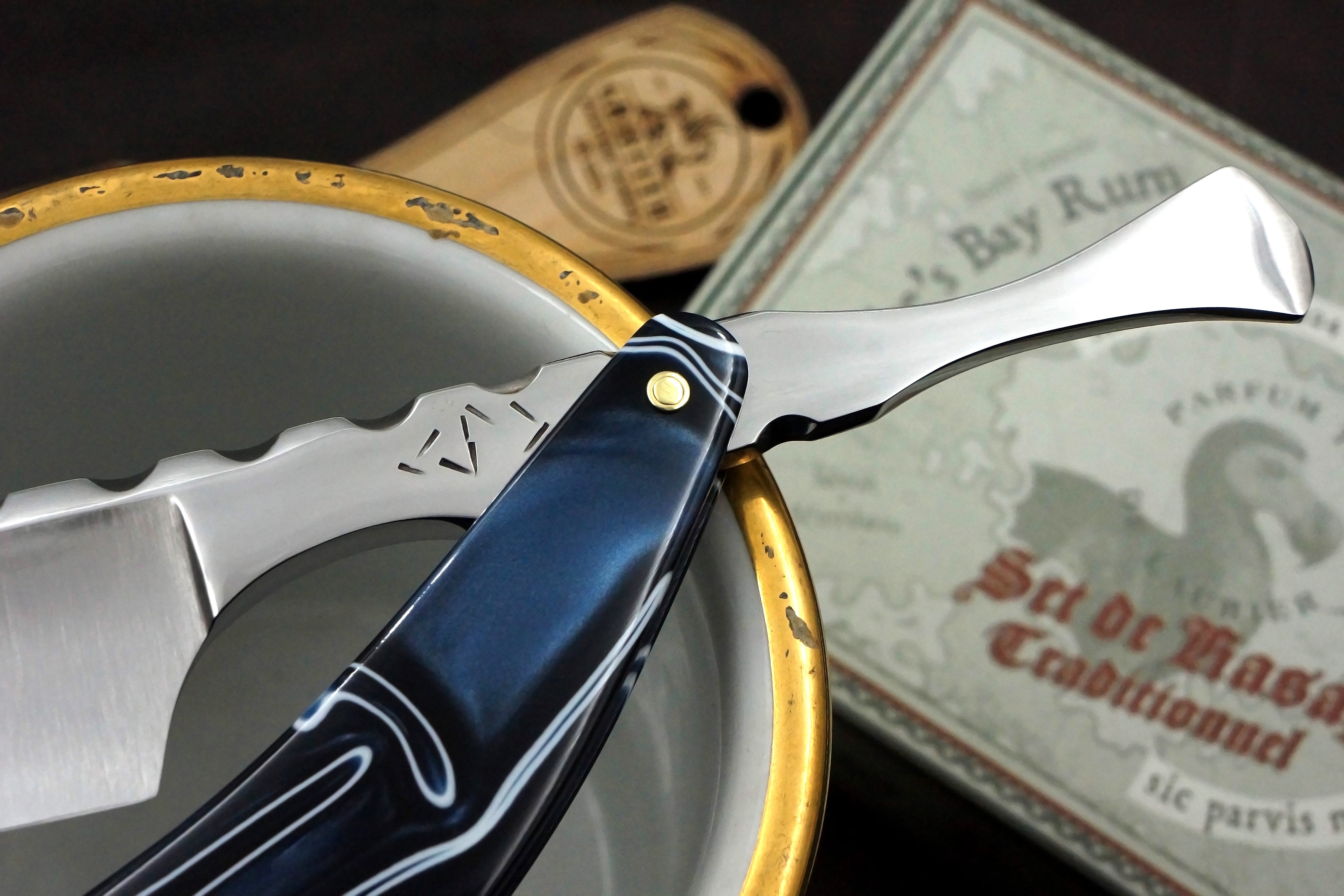 Snail Forge 8/8 Quarter Hollow Blade with Fancy Grind - Preowned Custom Straight Razor - Shave Ready