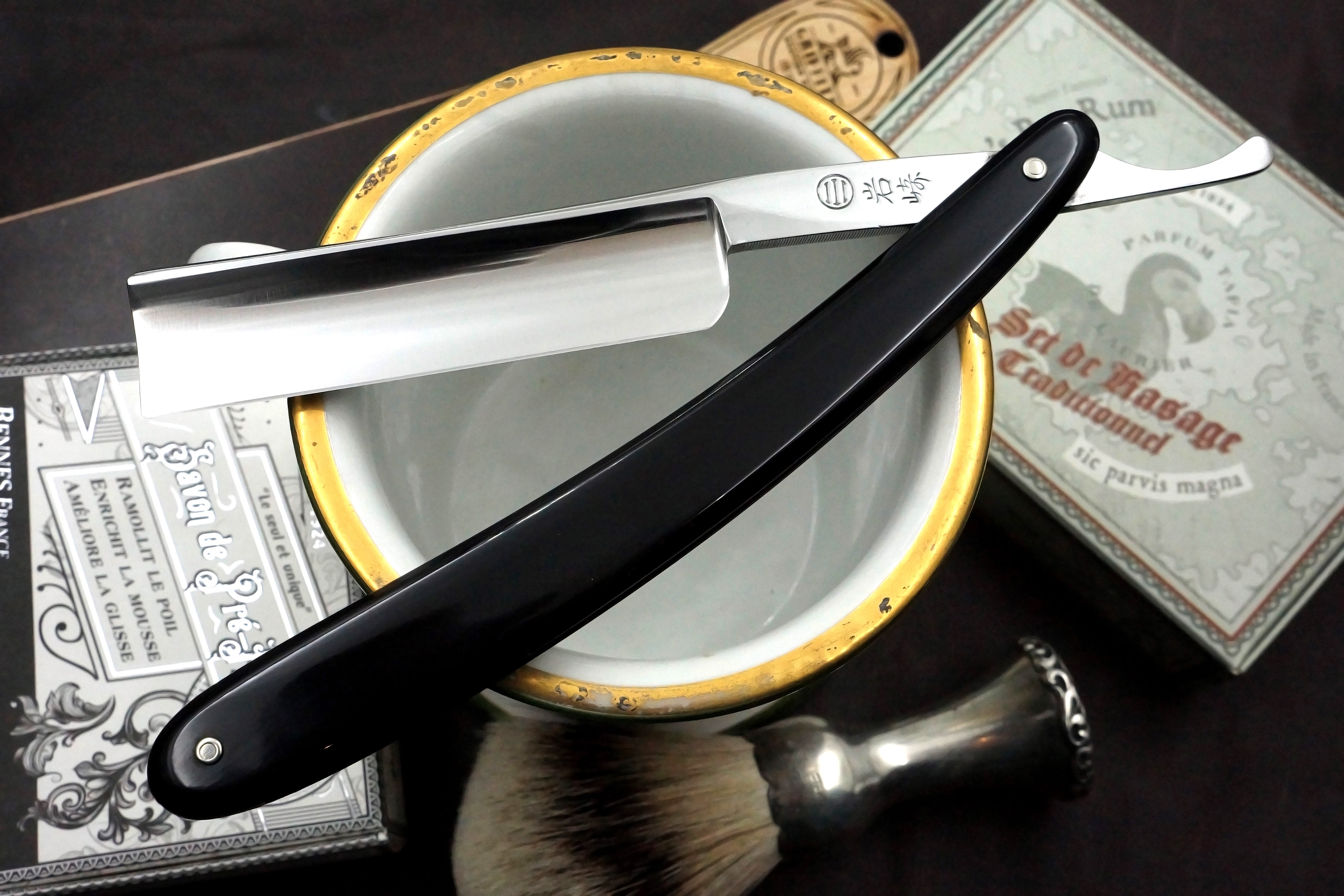 Iwasaki Tamahagane Rare Fully Restored - 6/8 Full Hollow Western Vintage Japanese Straight Razor - Shave Ready