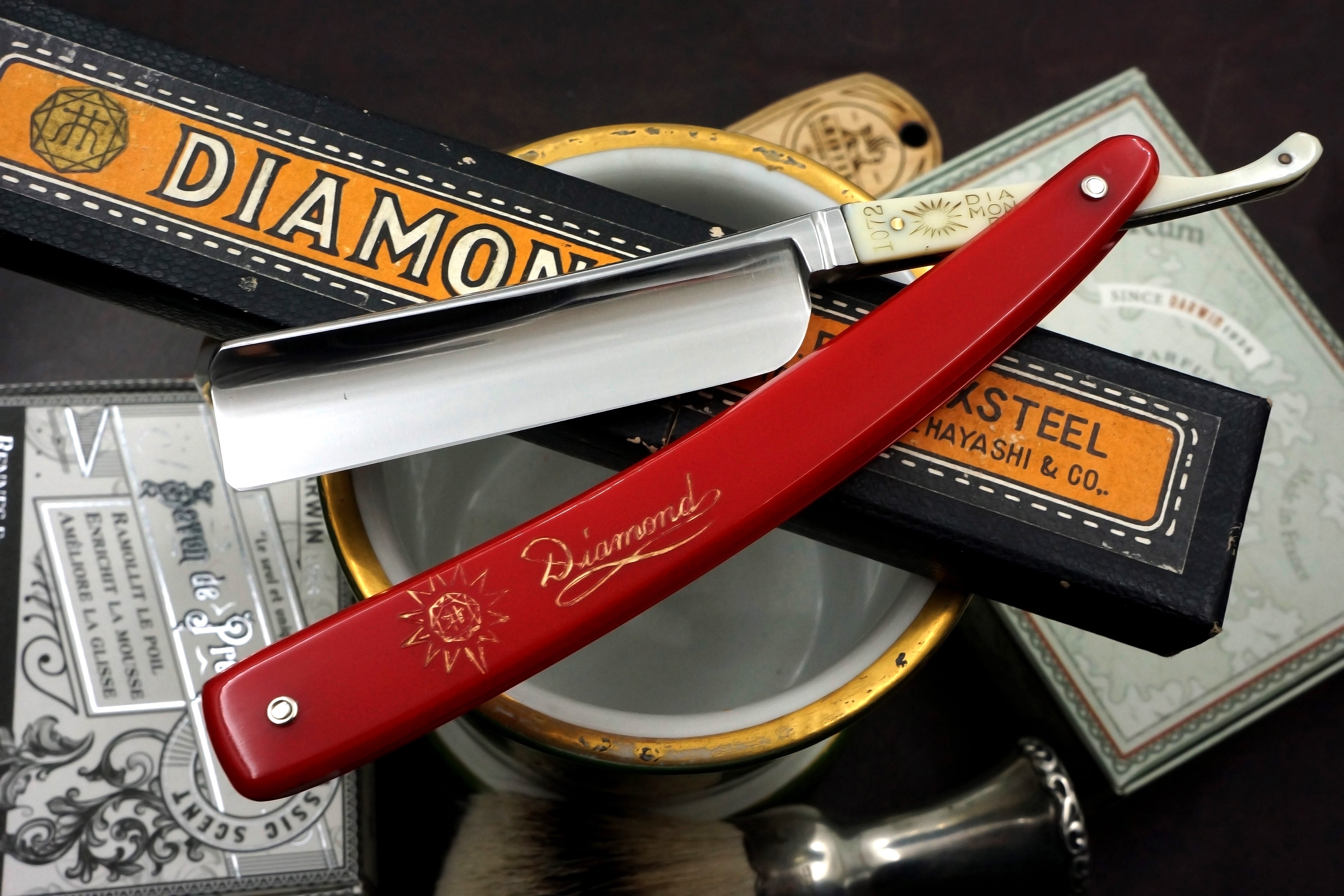 H. Diamond & Co. 1072 Very Fancy Clad Tang - 6/8 Near Pristine Vintage Japanese Straight Razor - Shave Ready