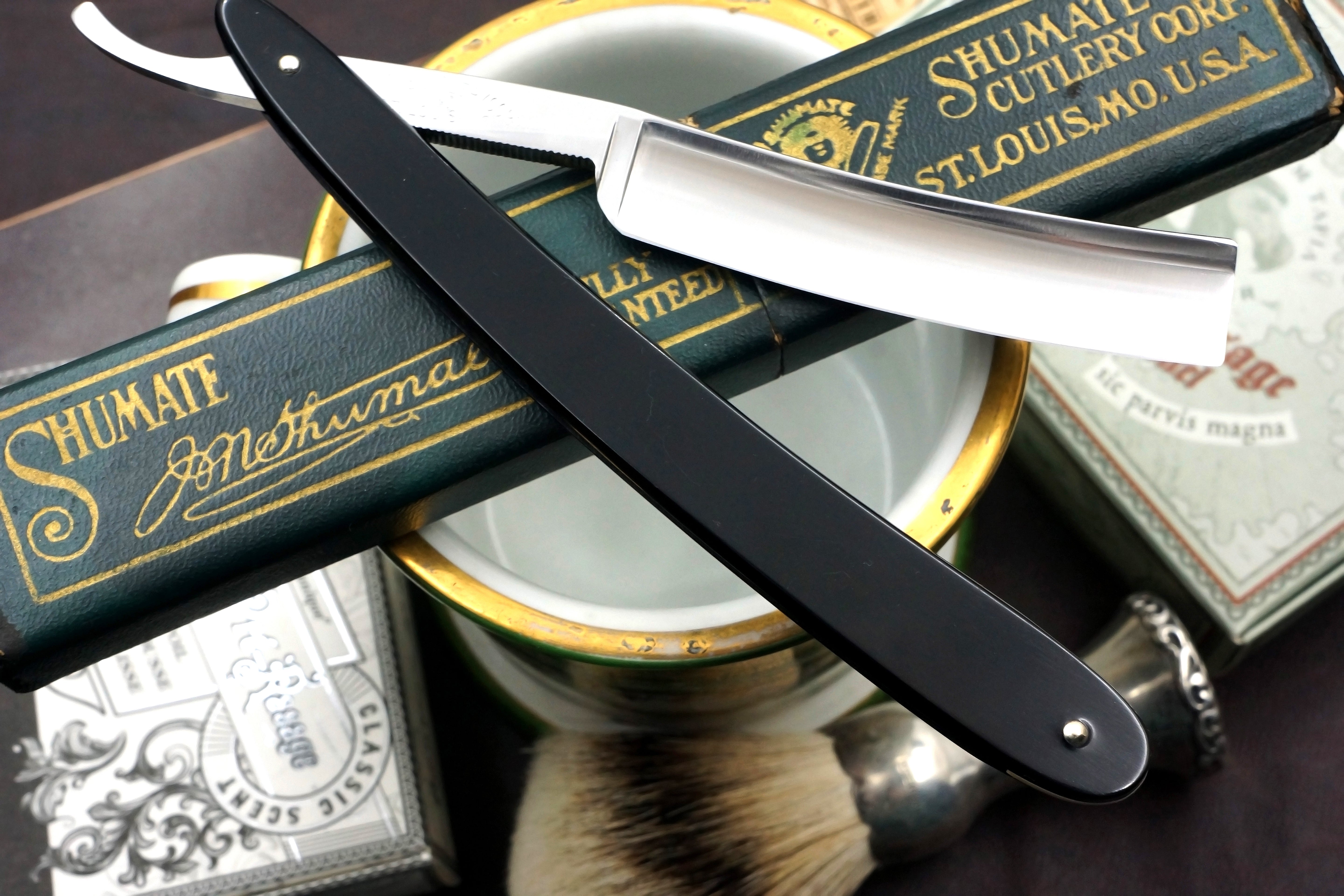 Shumate Cutlery Co. Tungsteel- 9/16 Like New Vintage St. Louis Straight Razor - Shave Ready