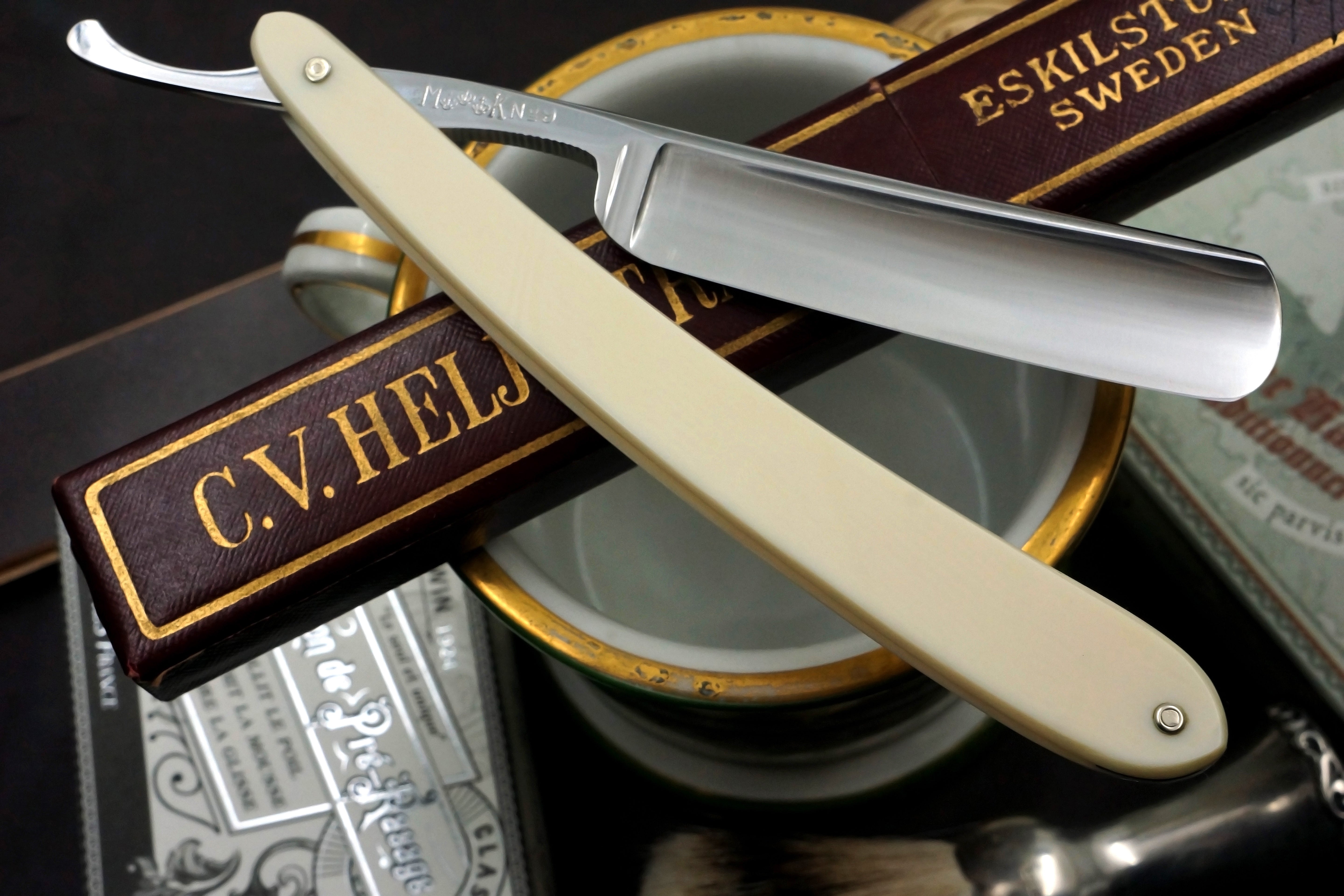 C.V. Heljestrand Rare No. 9 11/16 Near Pristine Swedish Straight Razor - Shave Ready