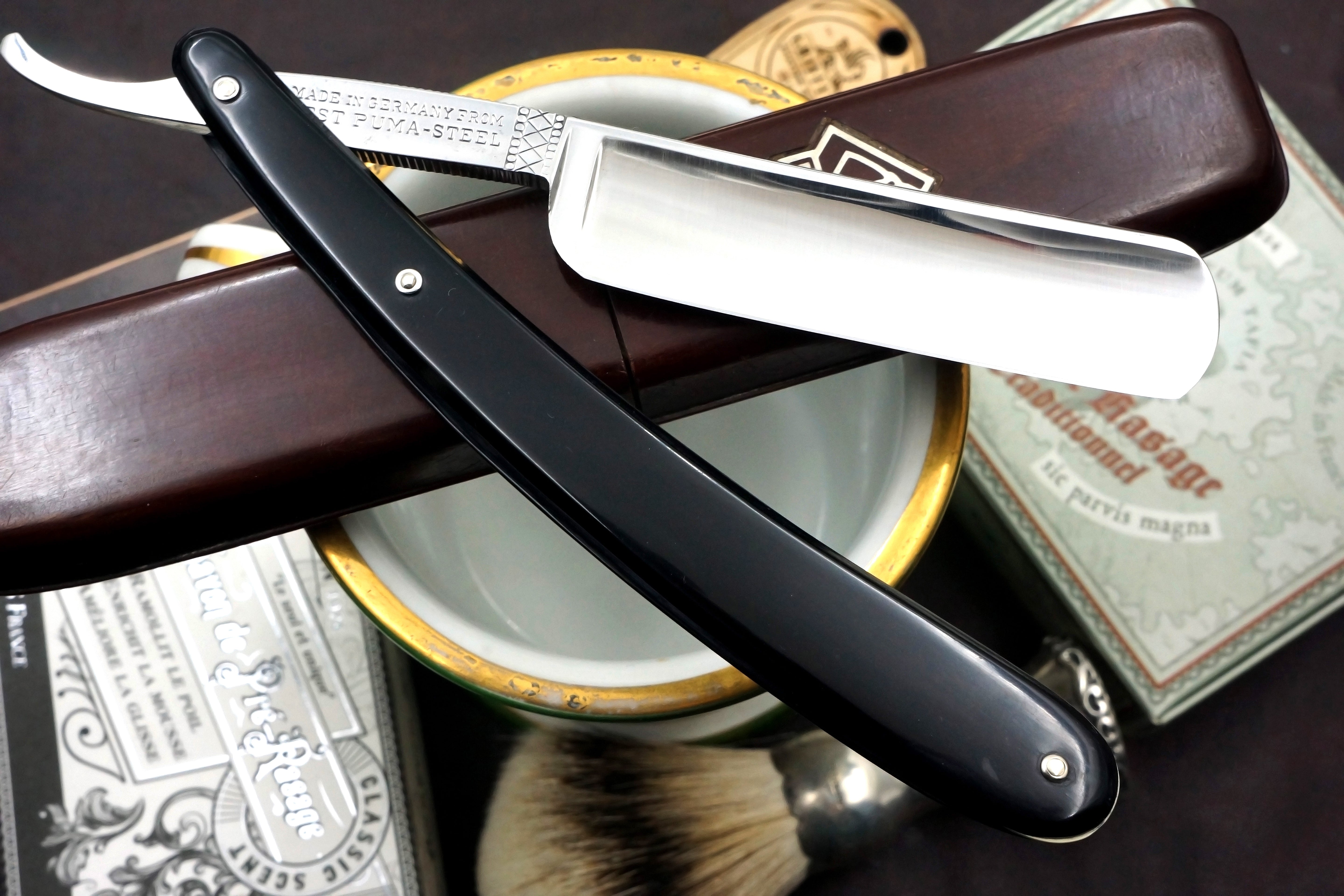 Puma Special No. 89 6/8 Full Hollow Gorgeous Etch - Excellent+ Vintage Solingen Straight Razor - Shave Ready