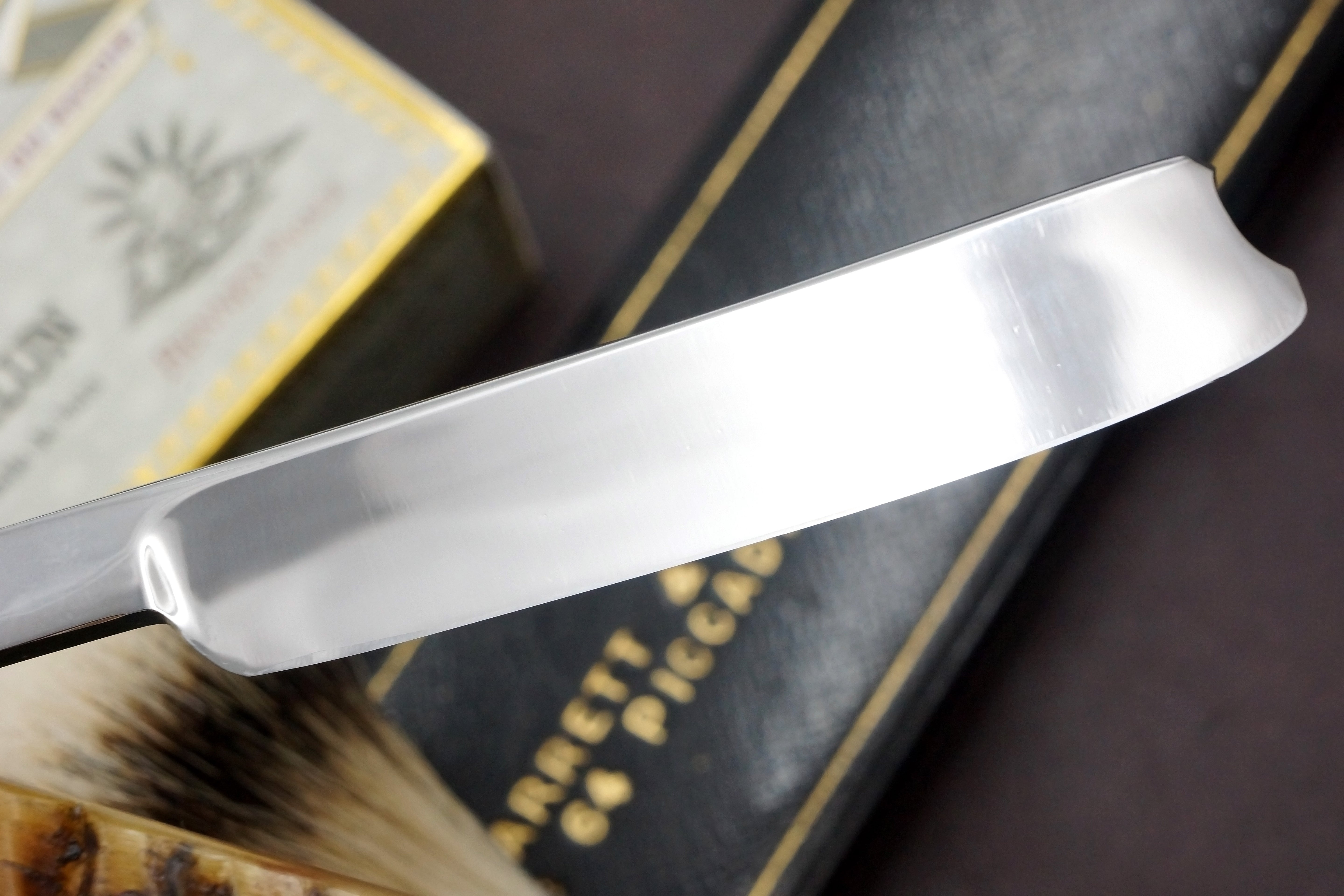 George Wostenholm & Sons - 5/8 Blade with New Rams Horn Scales - Fully Restored Sheffield Straight Razor - Shave Ready