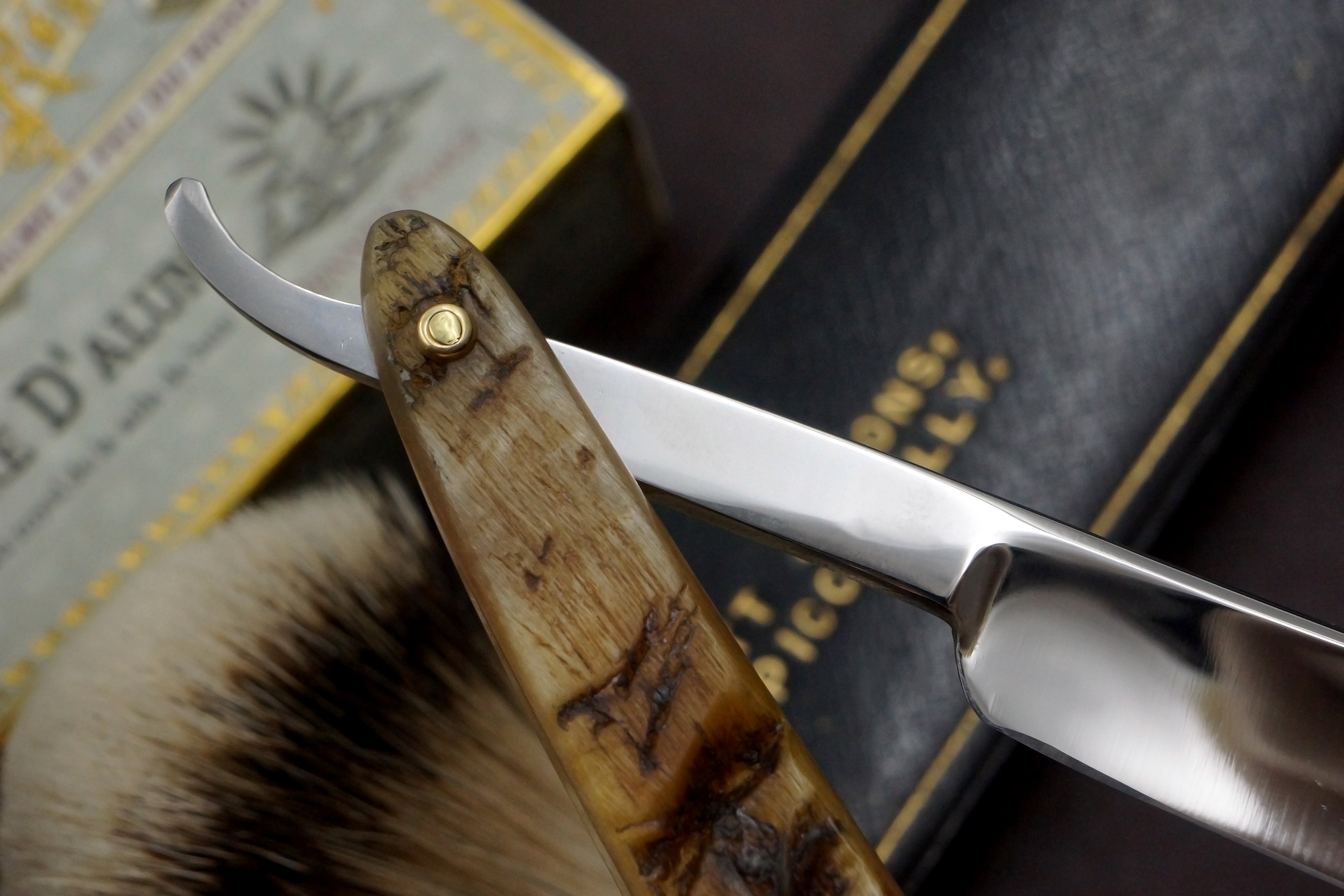 George Wostenholm & Sons - 5/8 Blade with New Rams Horn Scales - Fully Restored Sheffield Straight Razor - Shave Ready