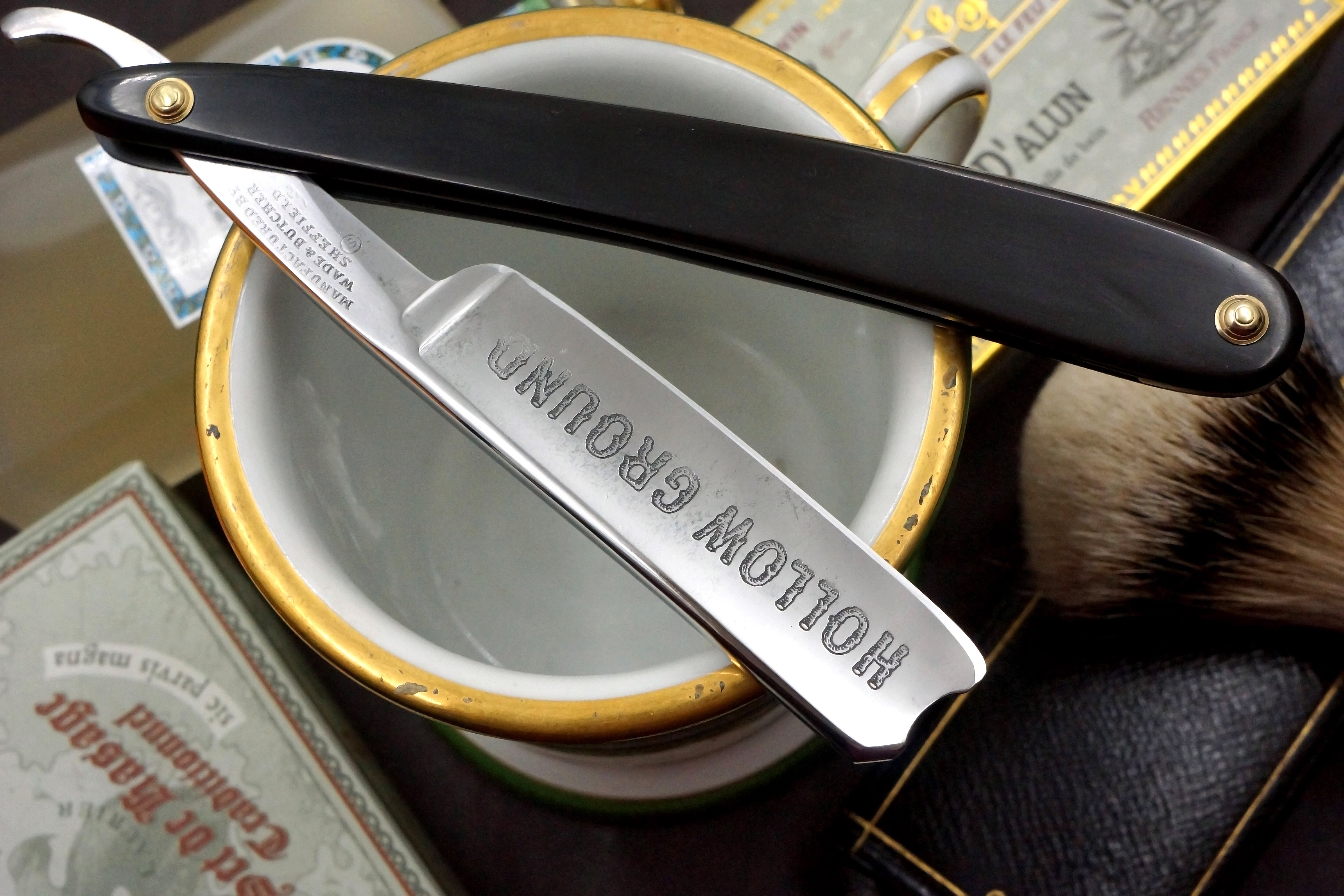 Wade & Butcher "Hollow Ground" 8/8 Blade with New Horn Scales Sheffield Straight Razor - Shave Ready