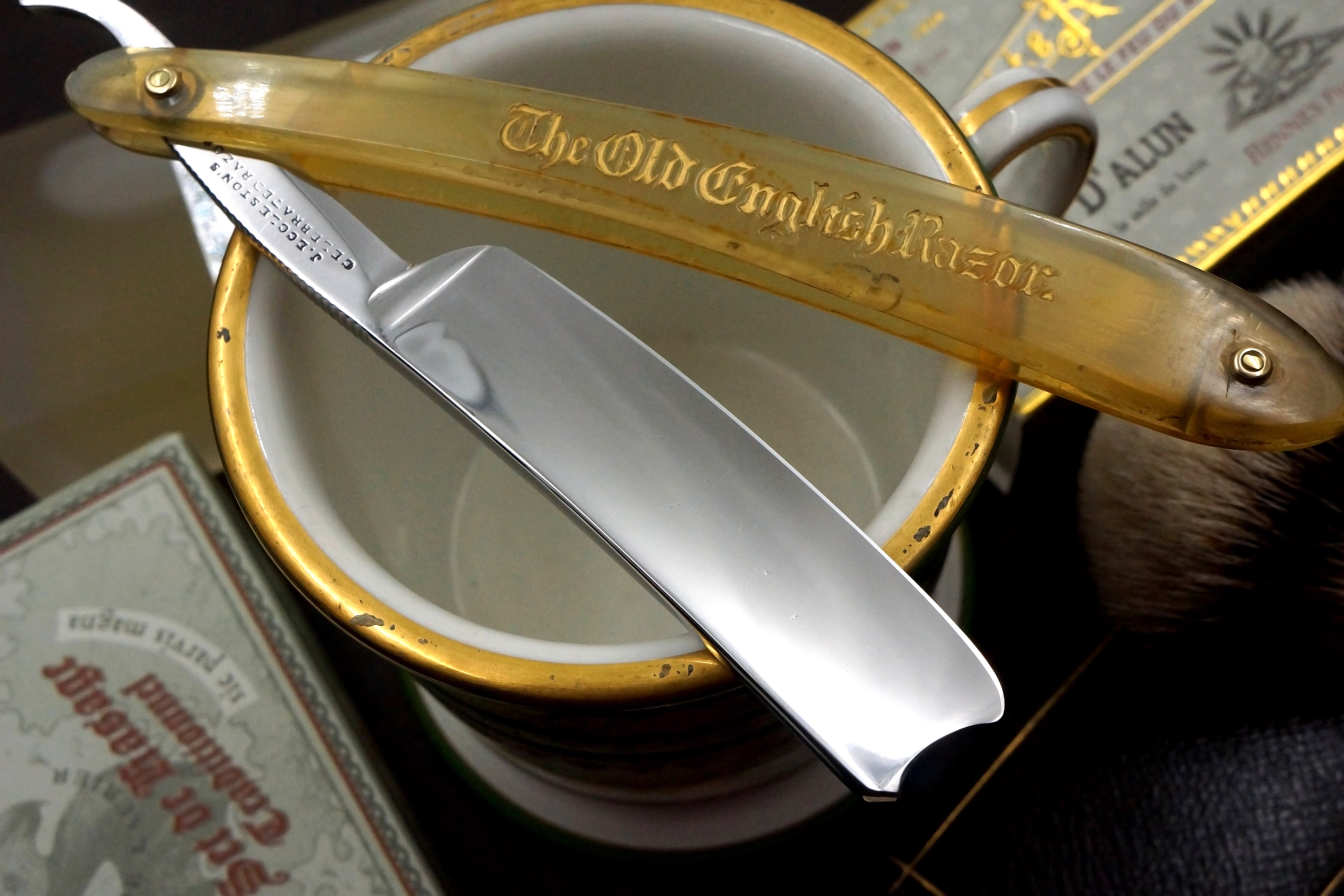 J. Eccleston Rare Maker - 6/8 Vintage Sheffield Straight Razor with Original Horn Scales - Shave Ready