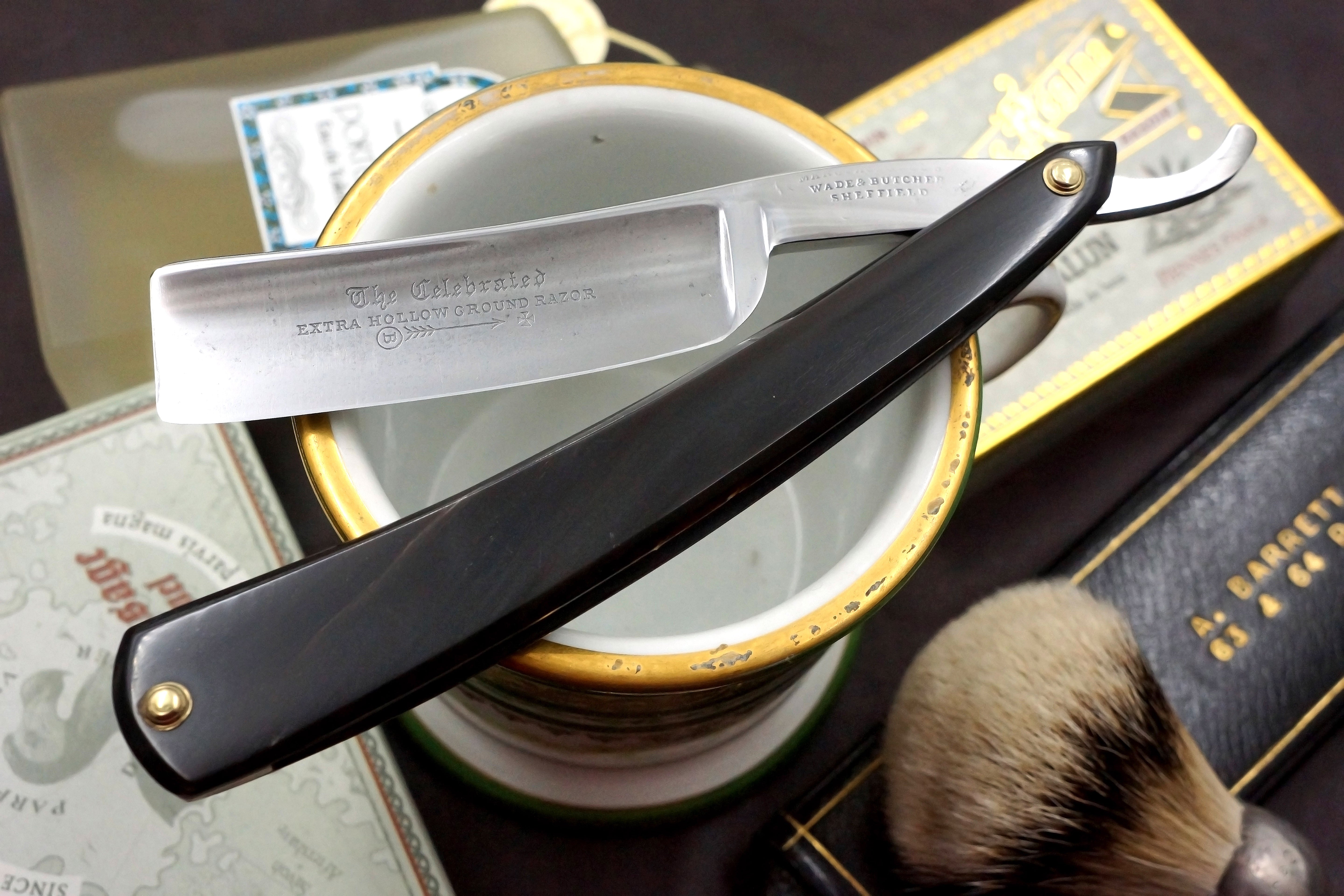 Wade & Butcher "Celebrated Extra Hollow Ground" 7/8 Blade with New Horn Scales Sheffield Straight Razor - Shave Ready