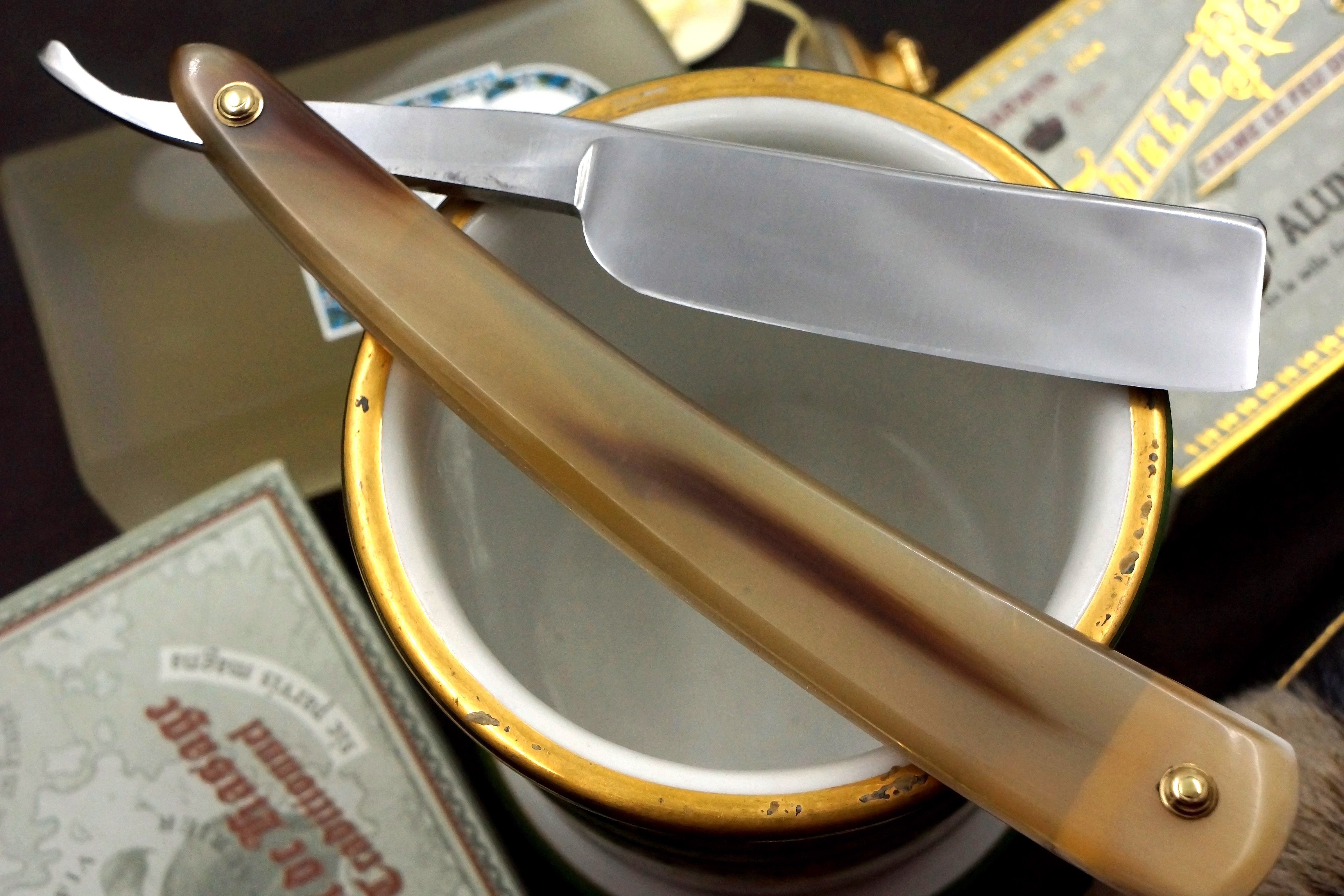 Wade & Butcher "American Razor" 7/8 Blade with New Horn Scales Sheffield Straight Razor - Shave Ready