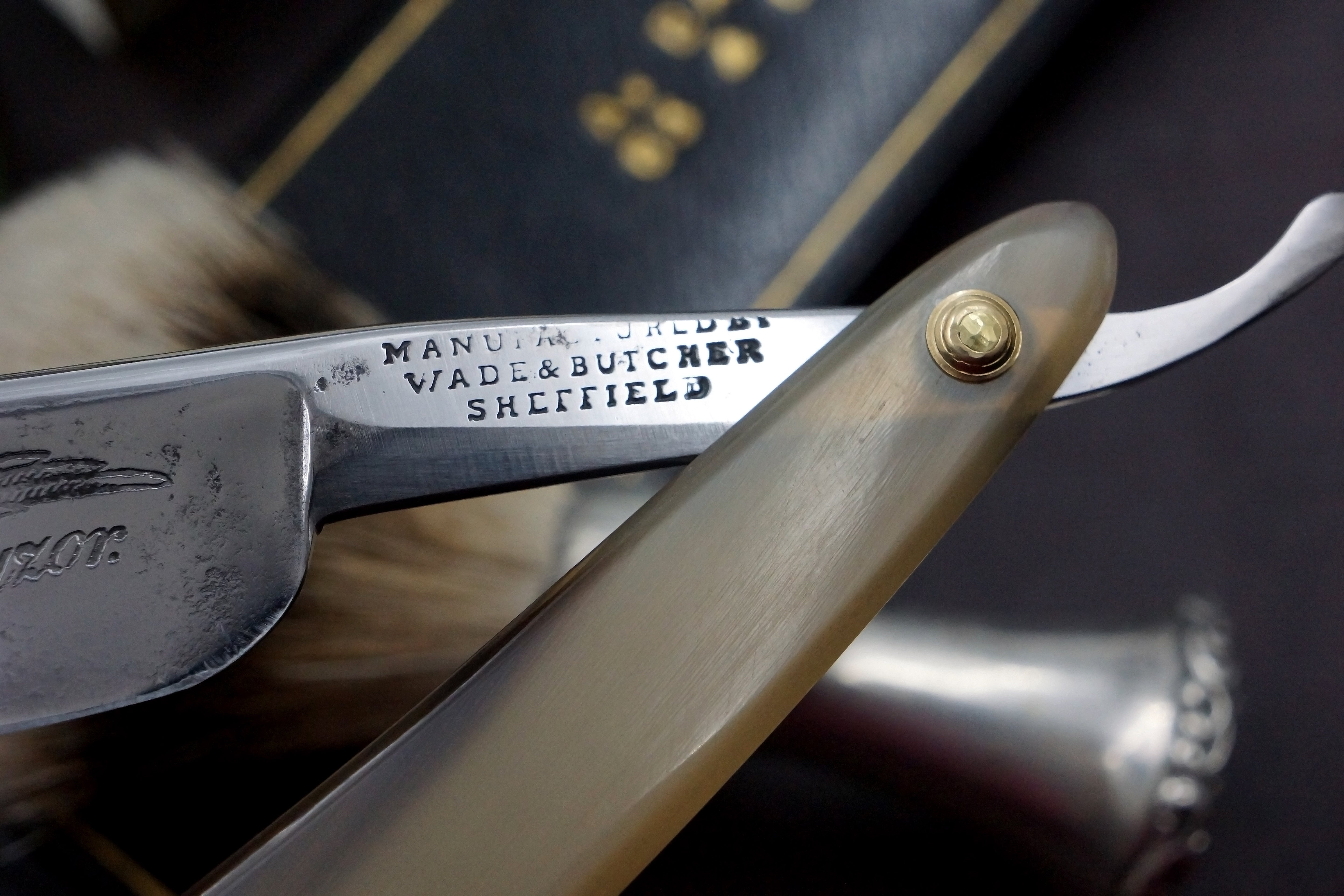 Wade & Butcher "American Razor" 7/8 Blade with New Horn Scales Sheffield Straight Razor - Shave Ready