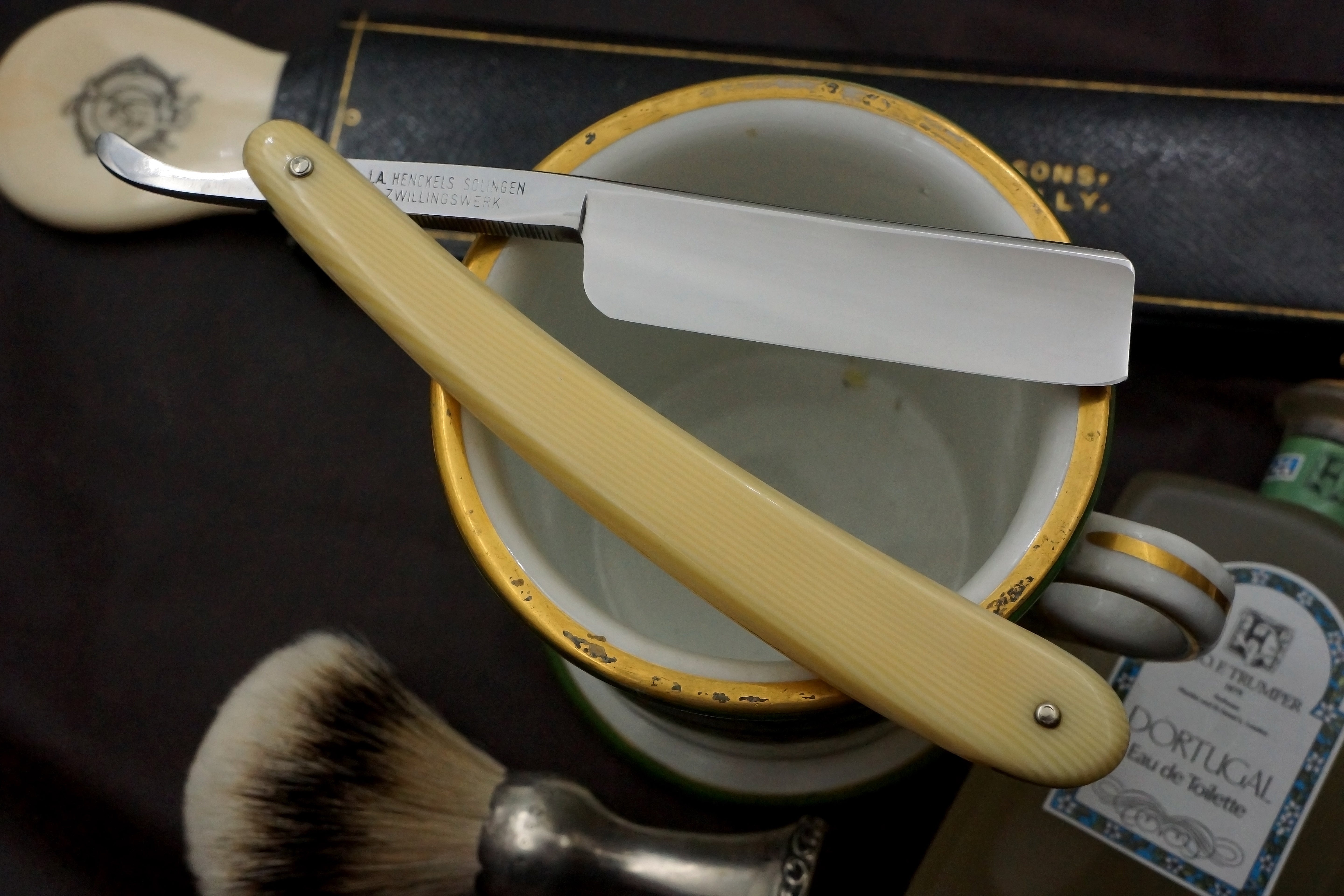 Henckels Friodur 6/8 No. 72-V Near Pristine Stainless Steel Full Hollow - Solingen Straight Razor - Shave Ready