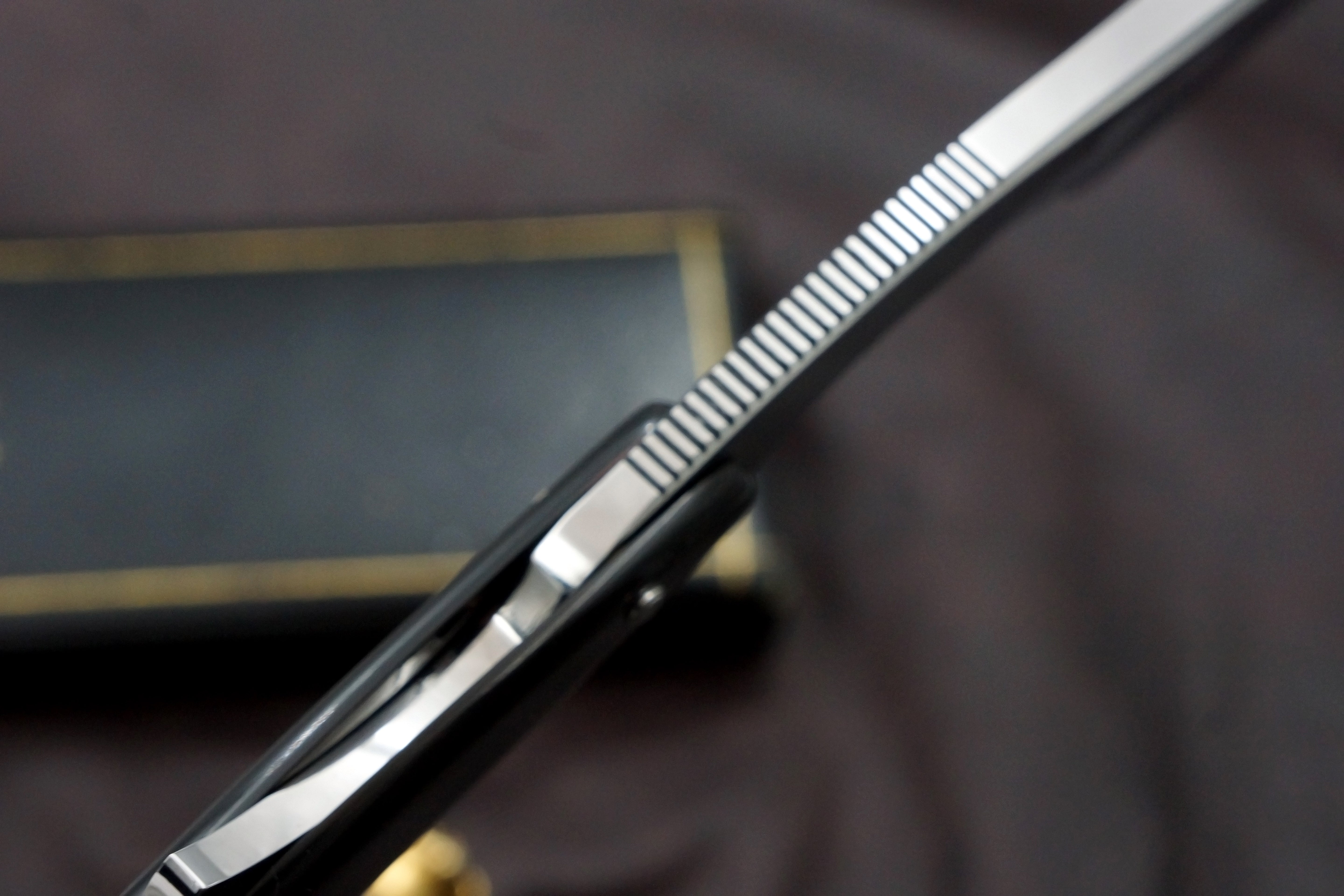 Riga Razor 7/8 Quarter Hollow Blade with Horn Scales - Preowned Custom Straight Razor - Shave Ready