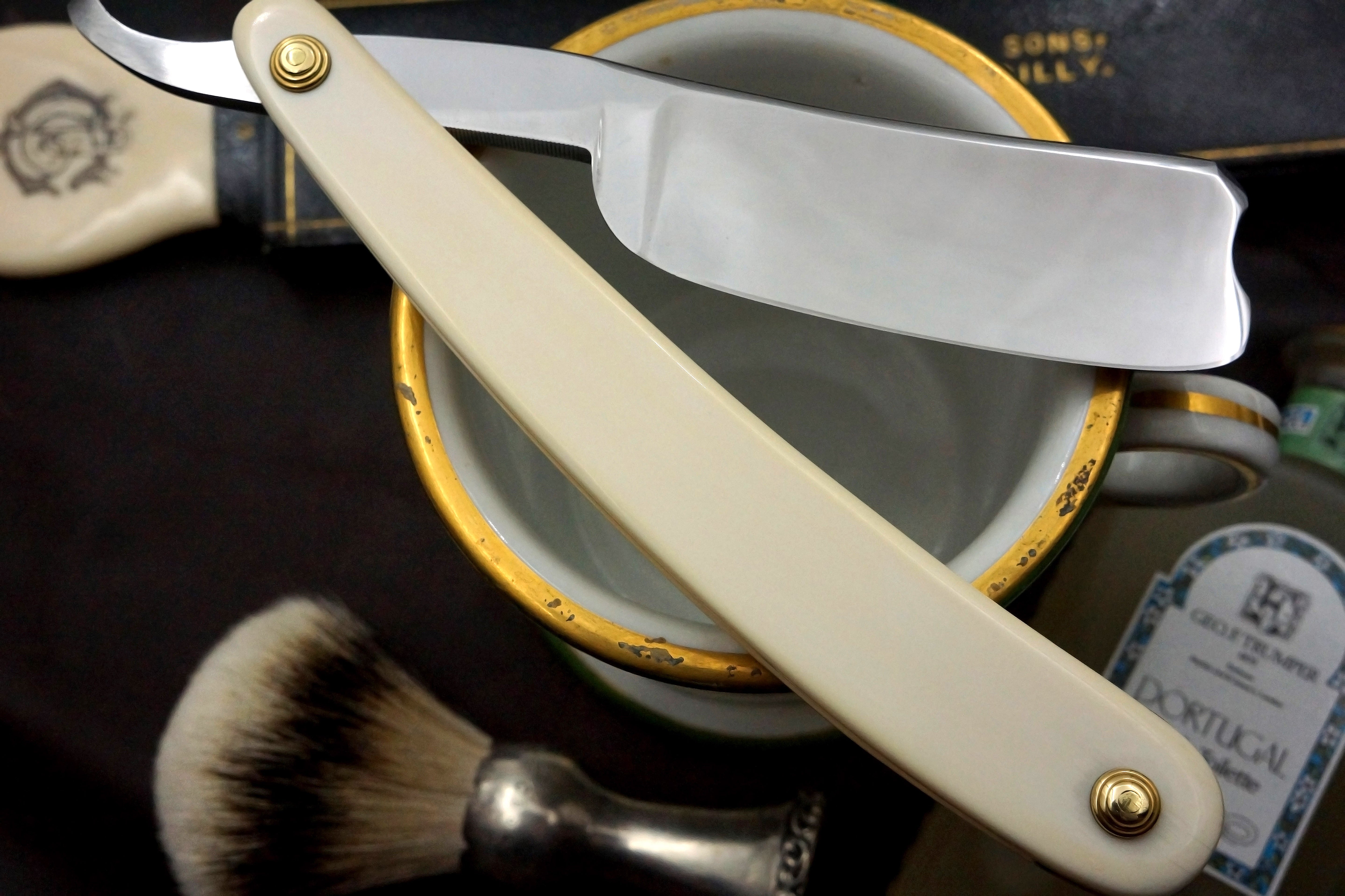 Southern & Richardson Rare 17/16 Blade with Custom Ivory Scales - Stunning Fully Restored Sheffield Straight Razor - Shave Ready