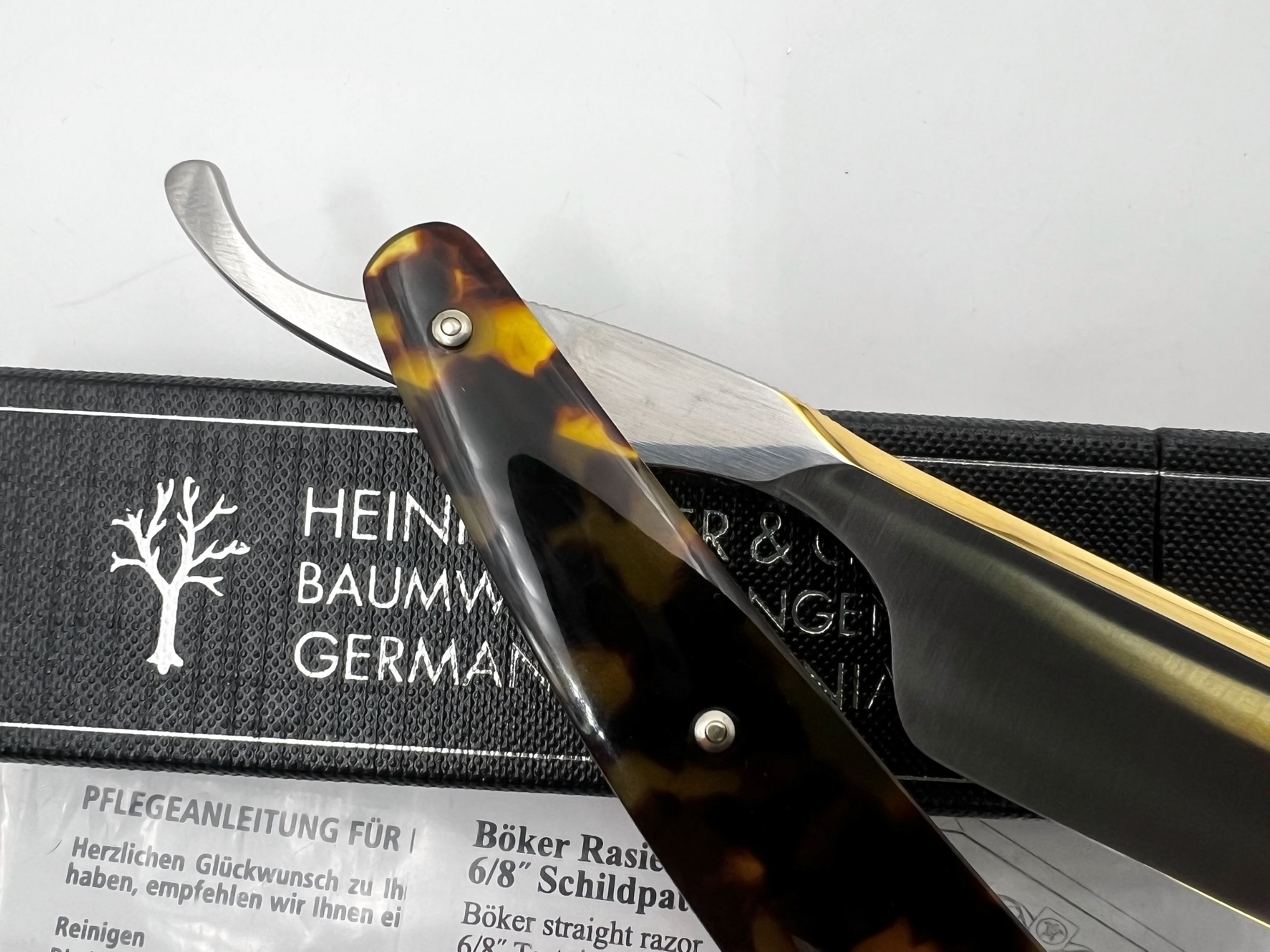 Boker Tortoise Shell 2.0 6/8 Singing Full Hollow Blade with Acrylic Scales Full Hollow Solingen Straight Razor