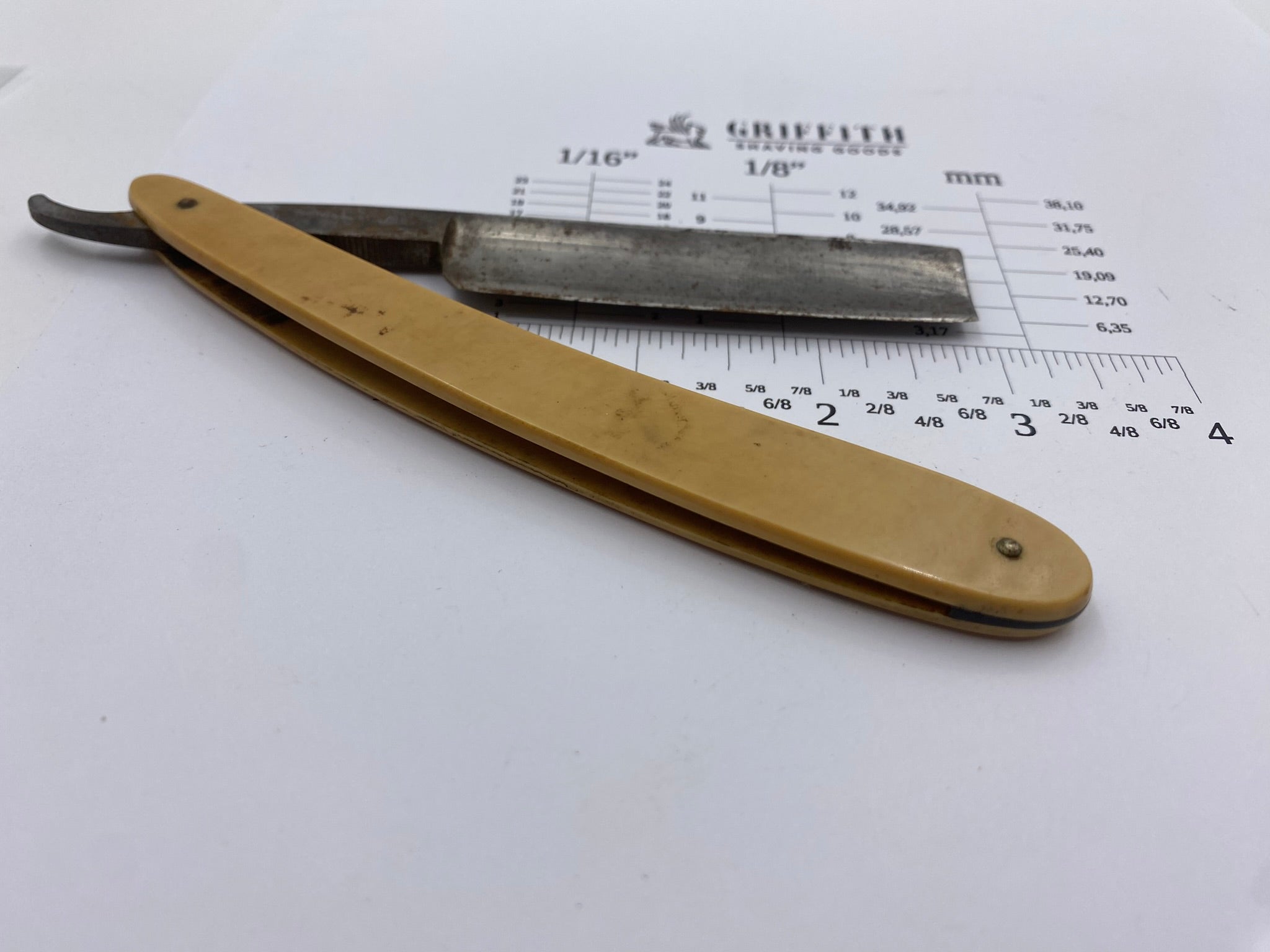 Vintage Magnetic Steel Damascus Straight Razor for Restoration