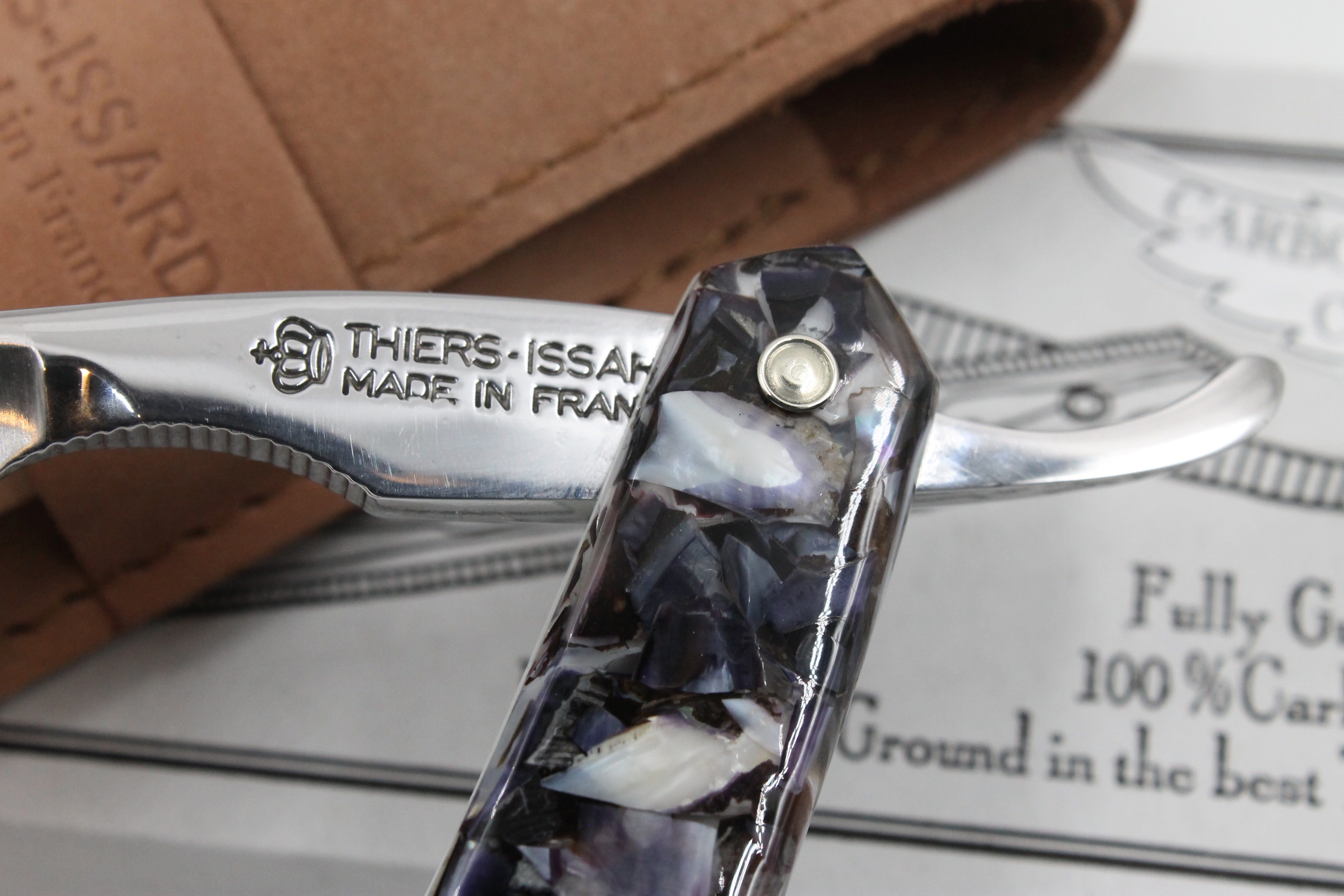 Thiers Issard 7/8 "Medaille Pascal" Gold Etch - Real Mussel Shells Scales - Full Hollow Straight Razor