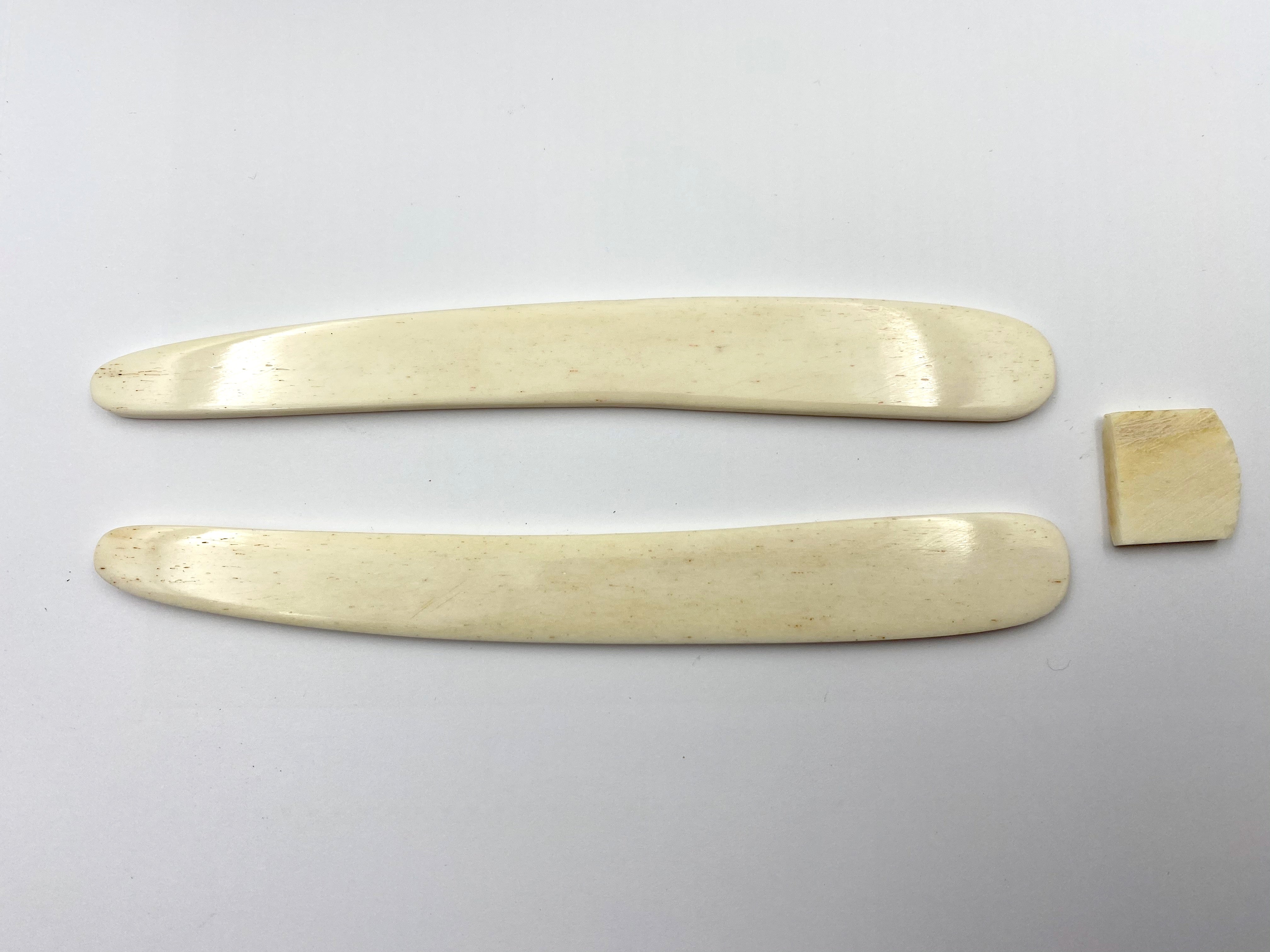 Straight Razor Scales for 5/8-6/8 Blades - Bleached Buffalo Bone - One Pair/Set