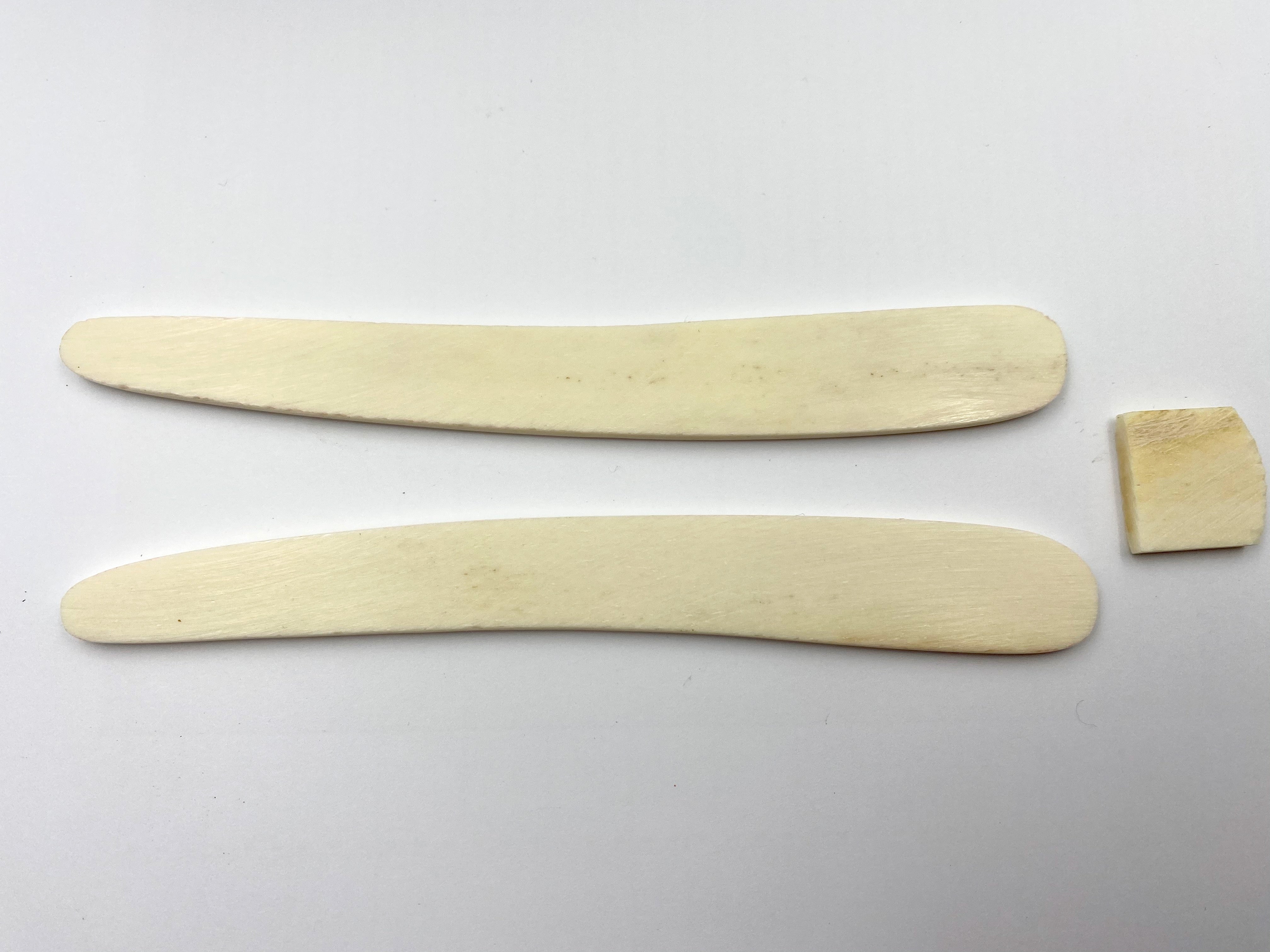 Straight Razor Scales for 5/8-6/8 Blades - Bleached Buffalo Bone - One Pair/Set