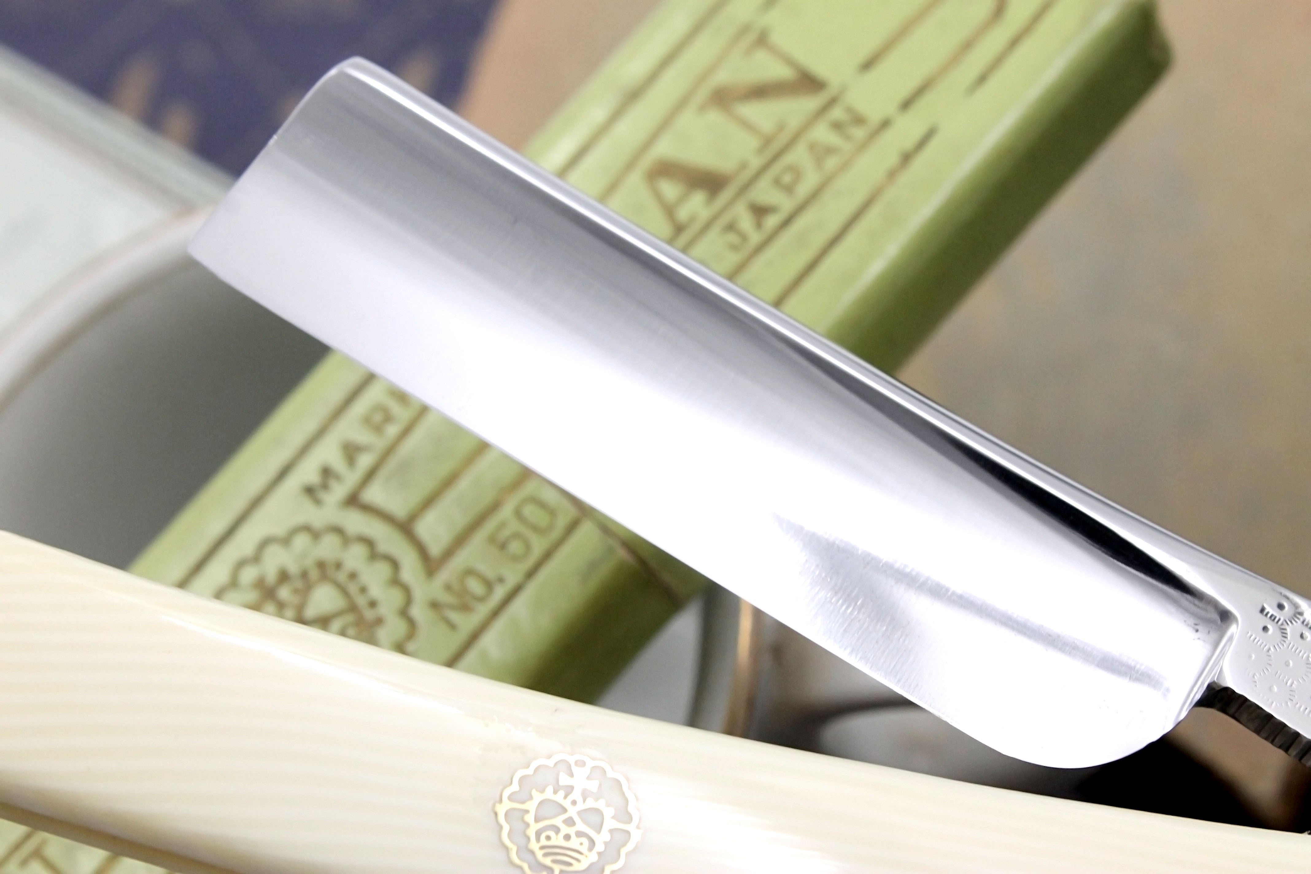 Kikuokan Tamahagane - 6/8 Half Hollow Blade Like New - Vintage Japanese Straight Razor - Shave Ready