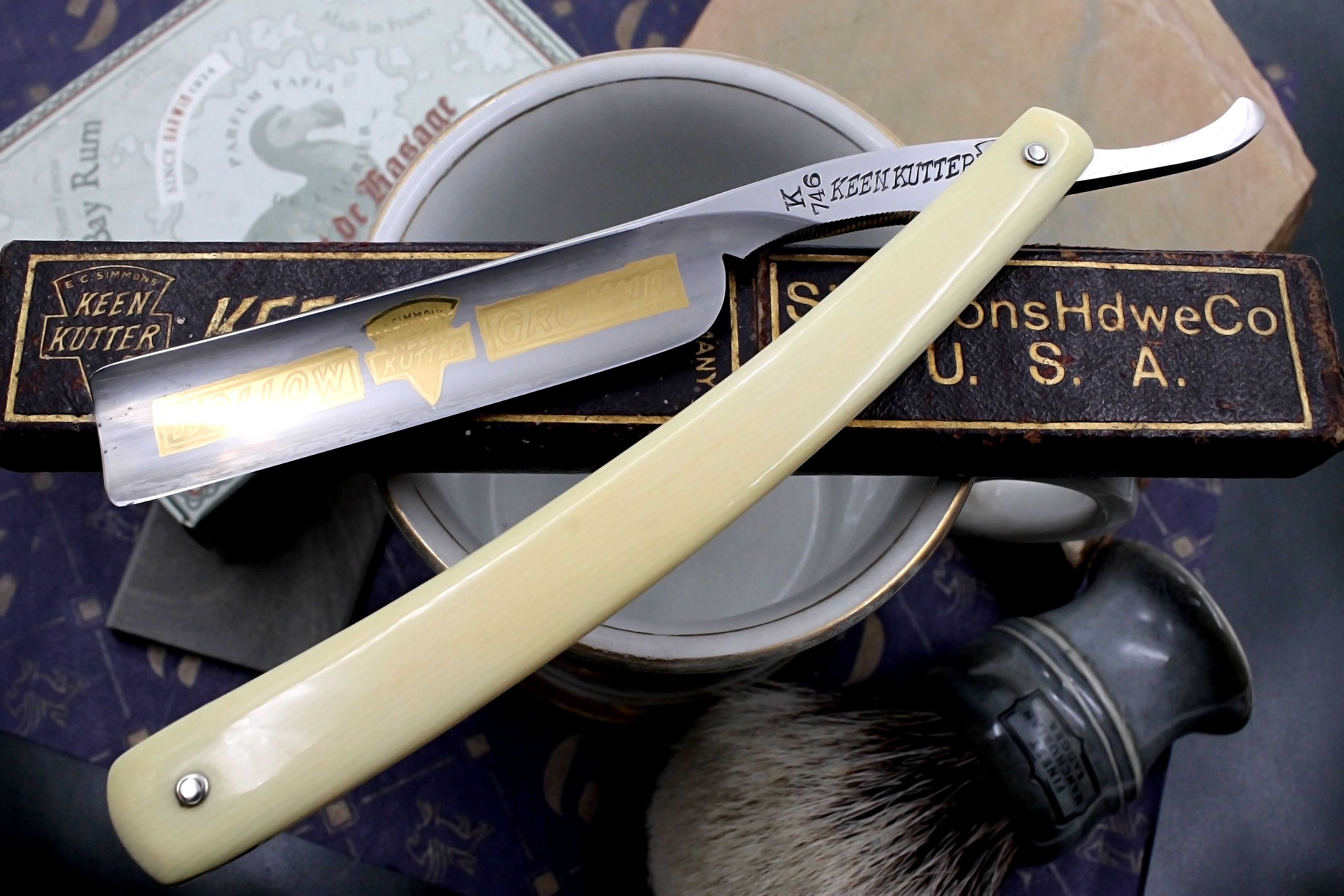 Keen Kutter - 5/8 Full Hollow Fancy Near Pristine Restored Vintage USA Straight Razor - Shave Ready