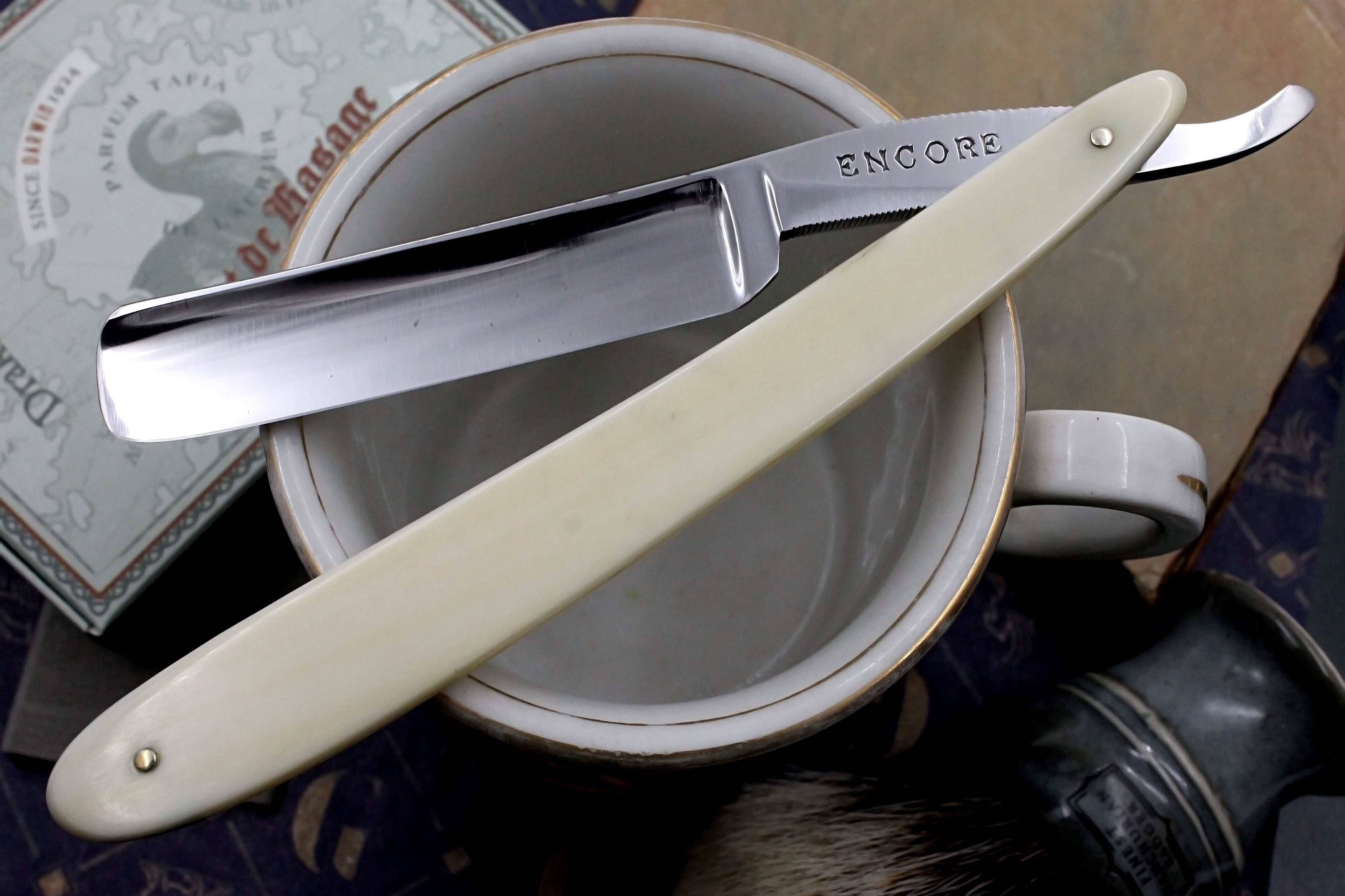 Thomas Turner "Encore" Excellent 5/8 Ivory Scaled- Vintage Sheffield Straight Razor - Shave Ready