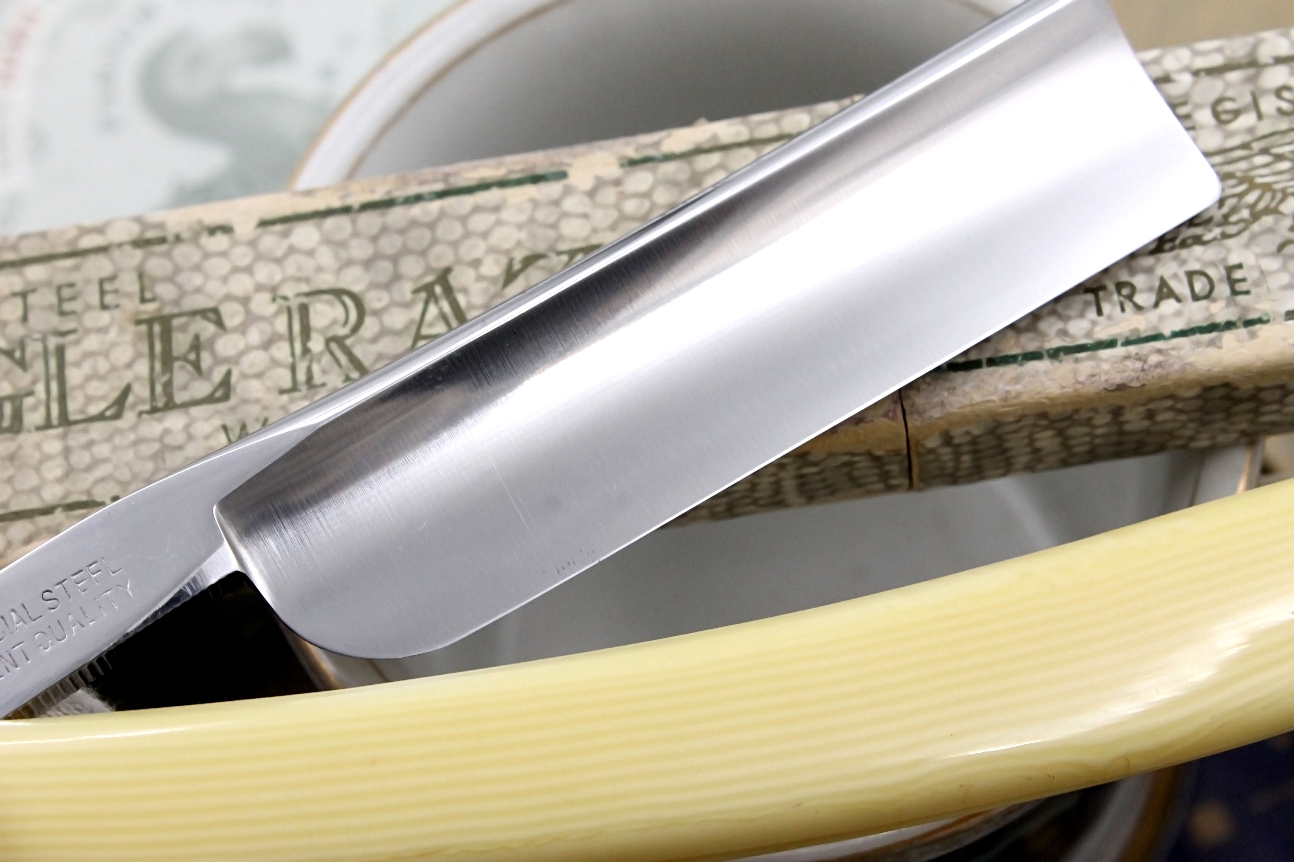 Eagle No. 123 - 13/16 Full Hollow Blade Like New - Vintage Japanese Straight Razor - Shave Ready