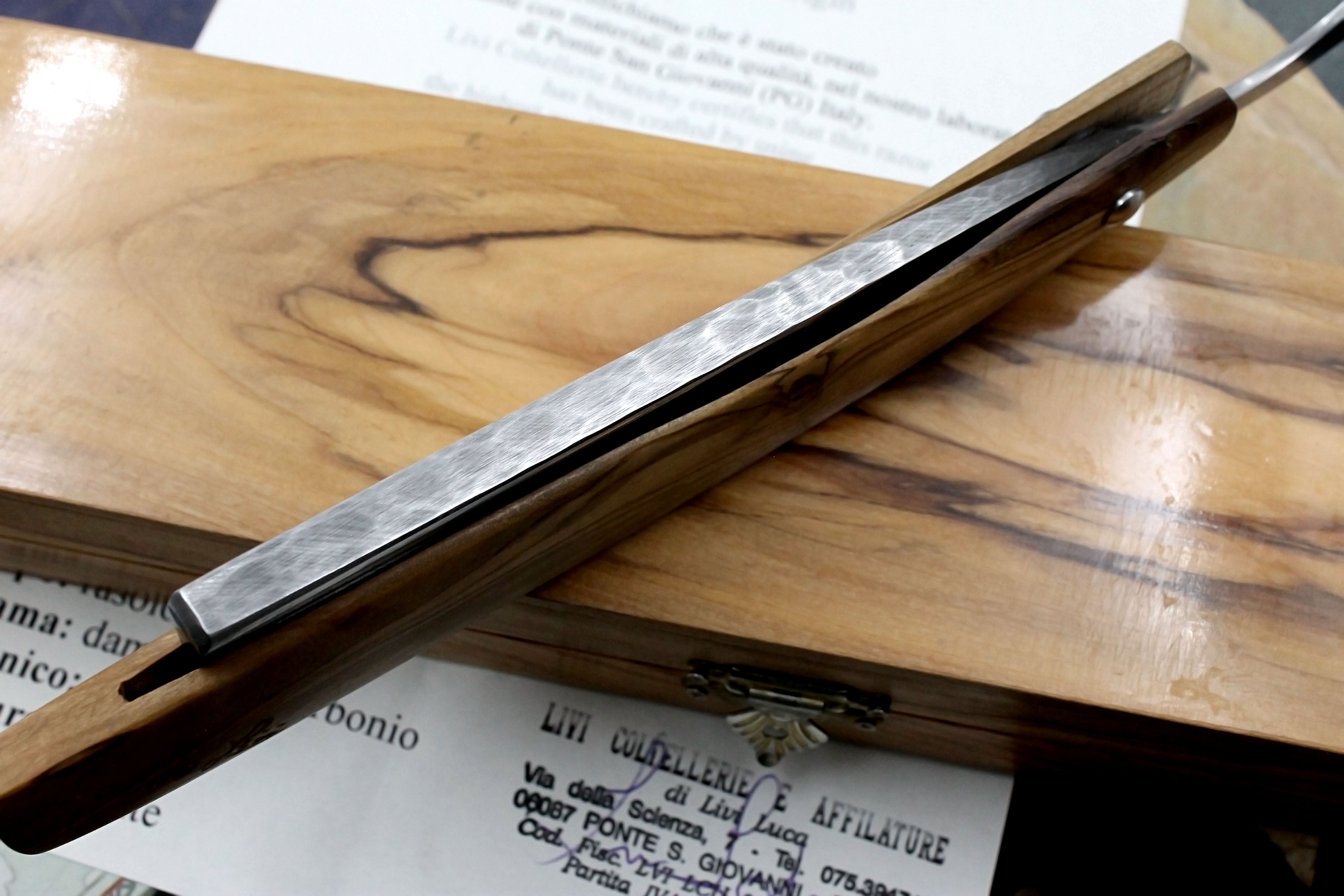 Mastro Livi Damscus 8/8 with Olivewood Scales - Preowned Custom Straight Razor - Shave Ready