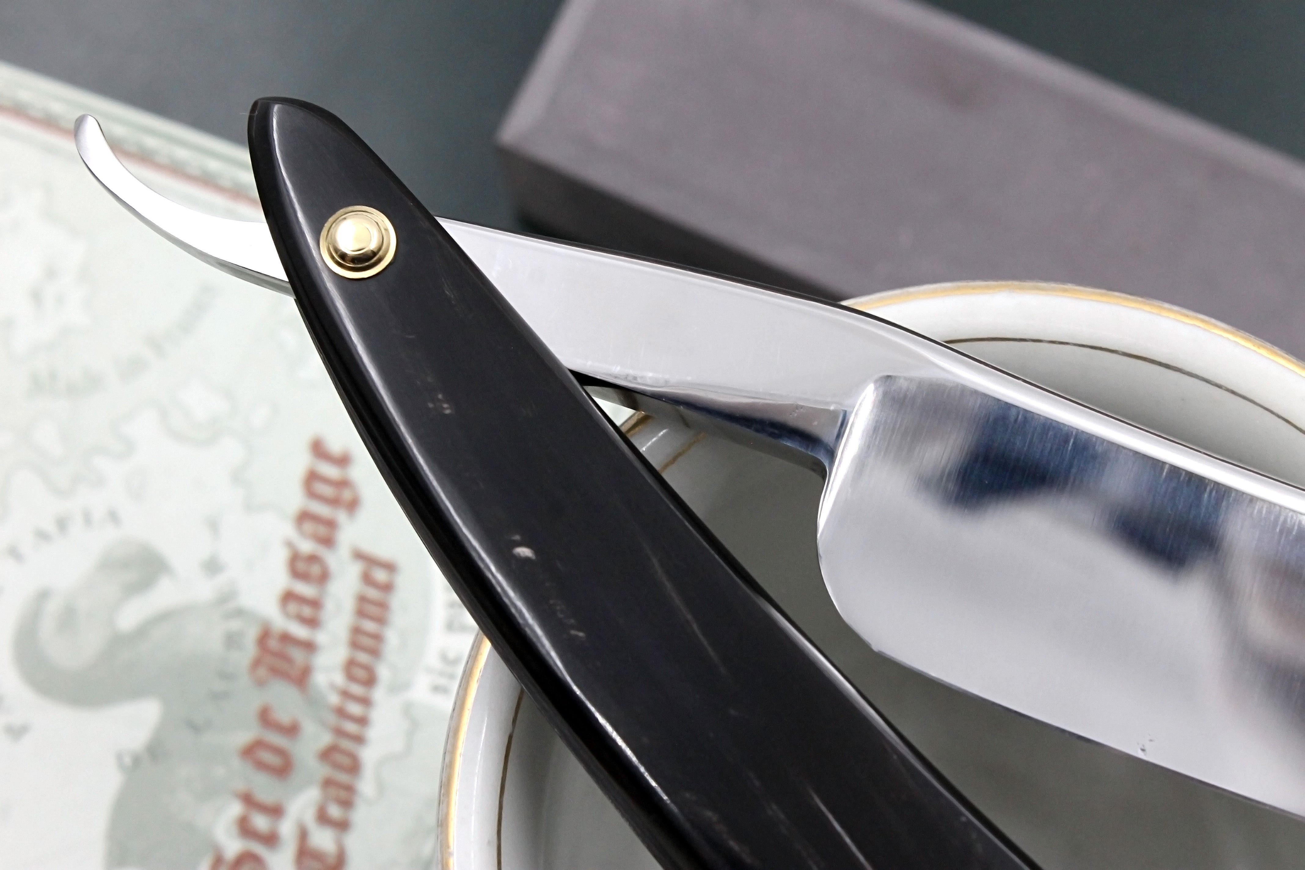 Wade & Butcher "For Barbers Use" - 15/16" Blade with Custom Horn Scales - Restored Sheffield Straight Razor - Shave Ready