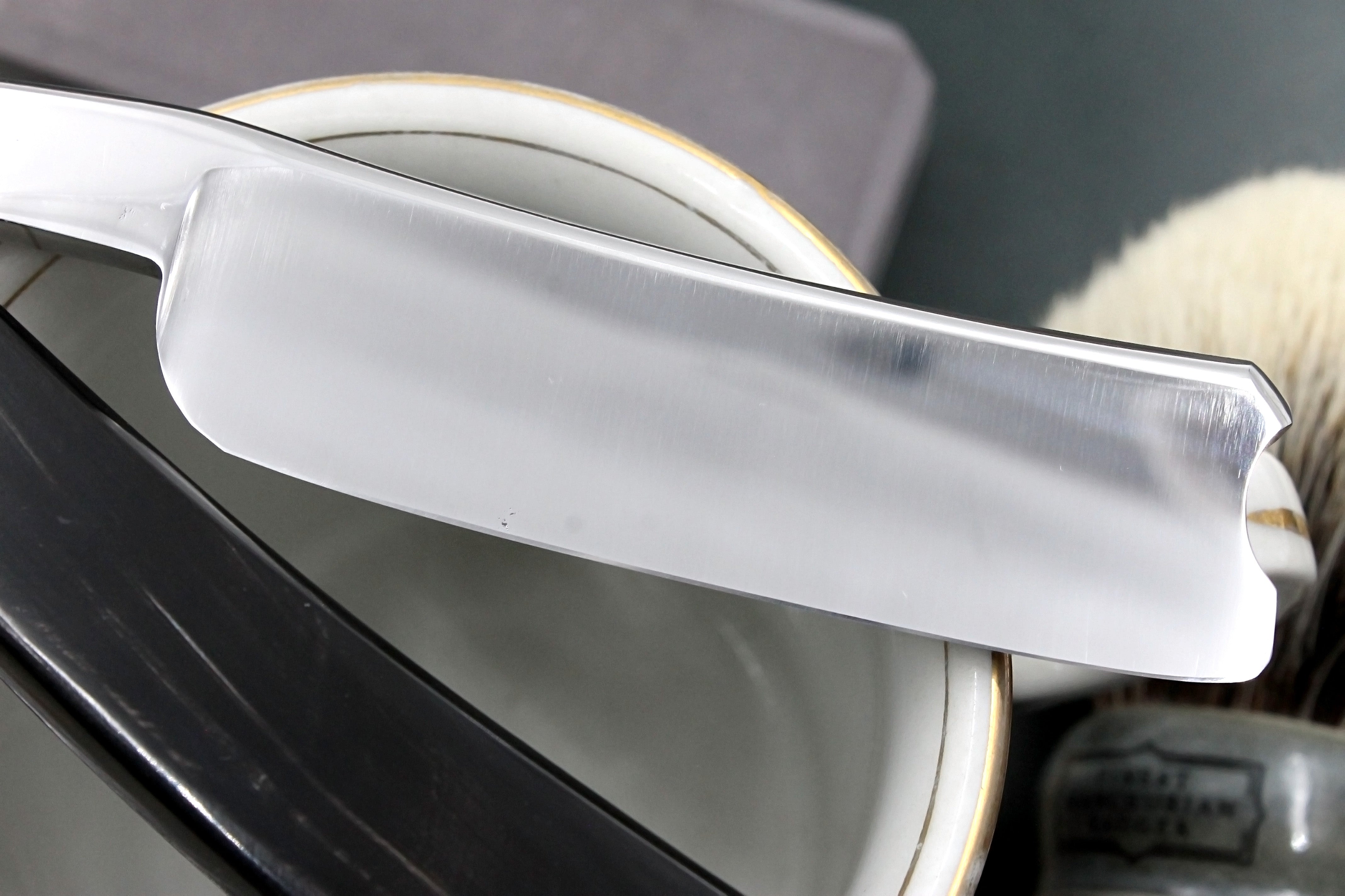 Wade & Butcher "For Barbers Use" - 15/16" Blade with Custom Horn Scales - Restored Sheffield Straight Razor - Shave Ready