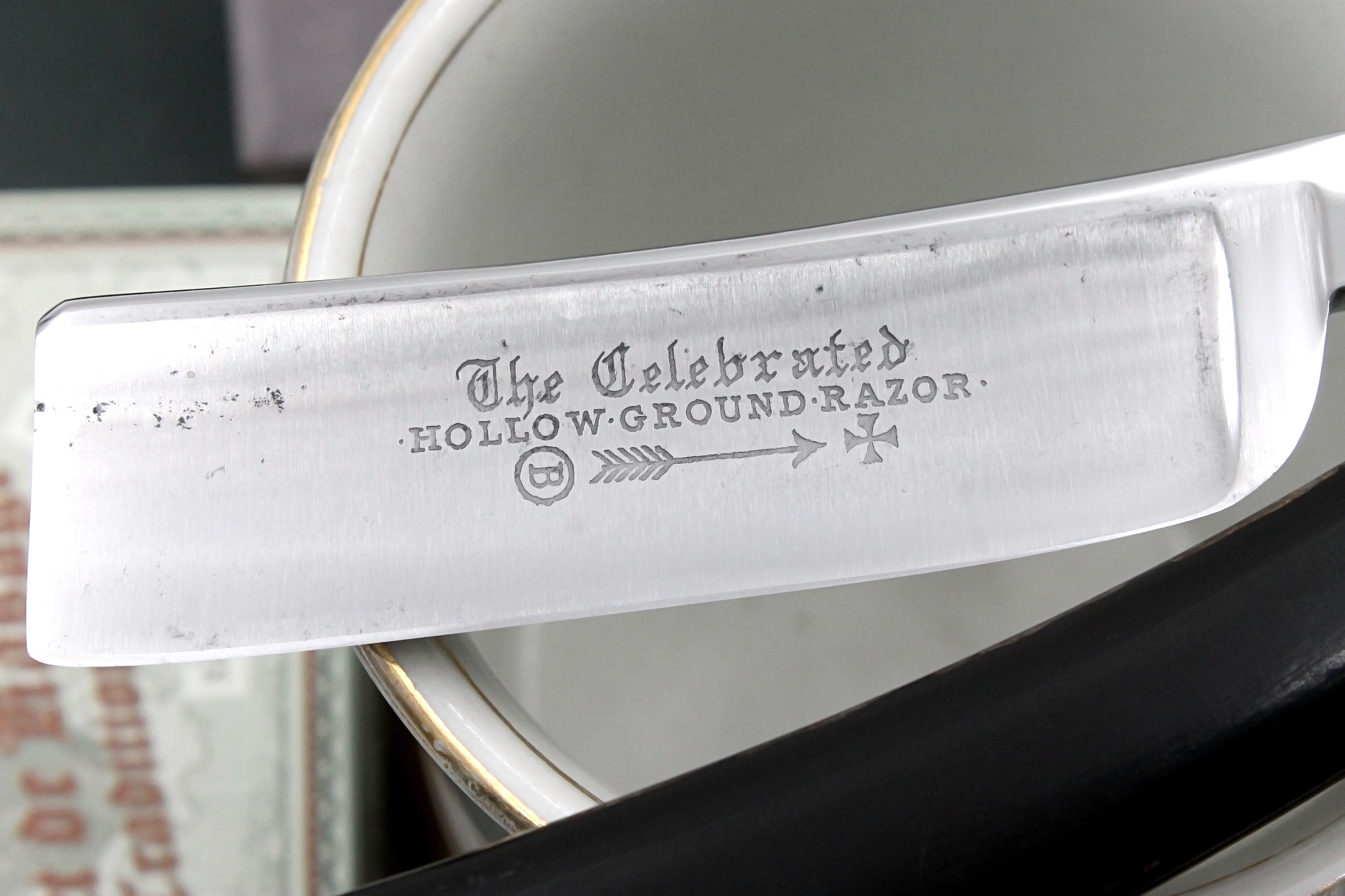 Wade & Butcher Celebrated Hollow Ground 15/16" wide - Fully Restored with Original Scales Sheffield Straight Razor - Shave Ready