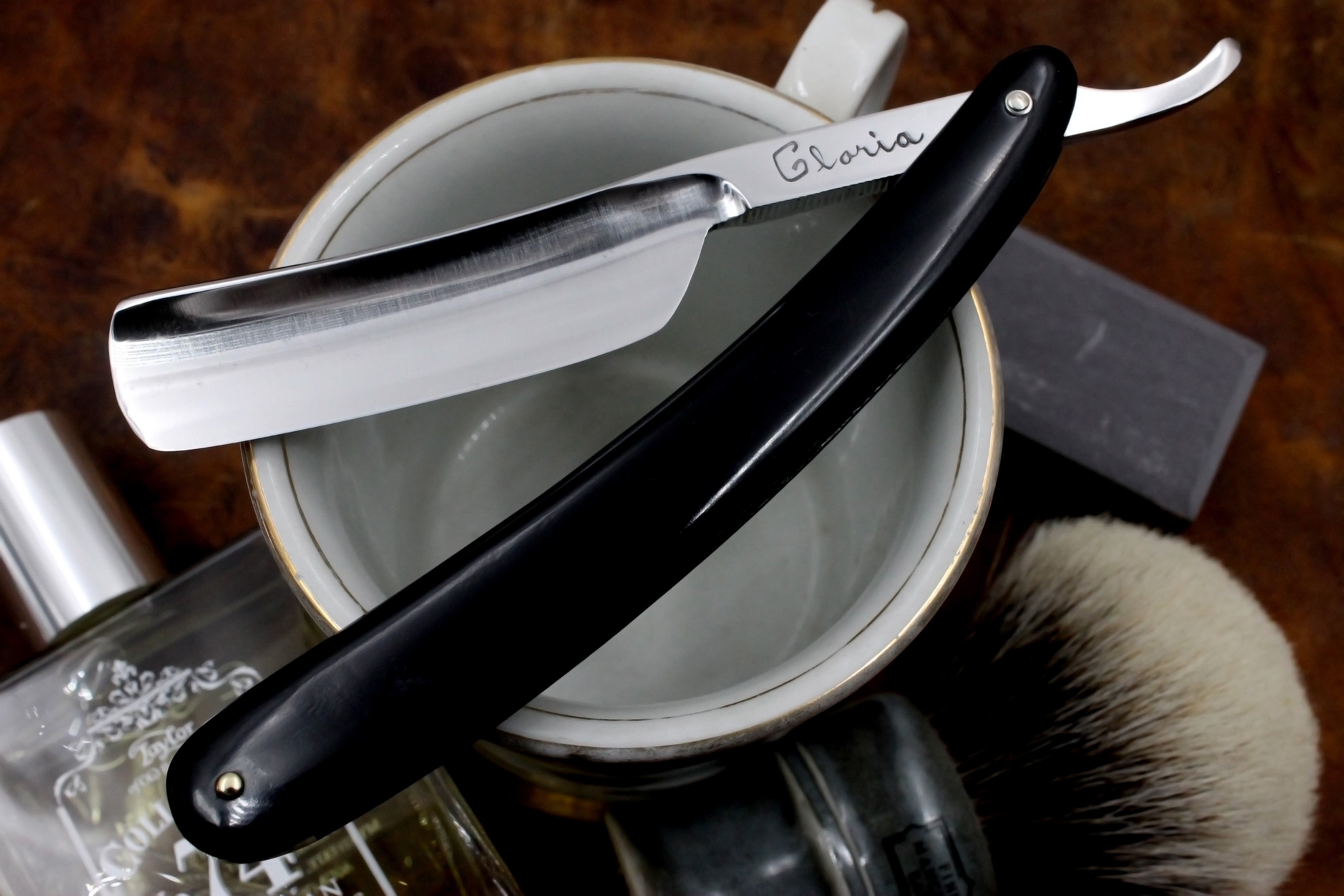 Gloria - 6/8 2.5in. Fully Hollow Restotred Vintage Japanese Straight Razor - Shave Ready