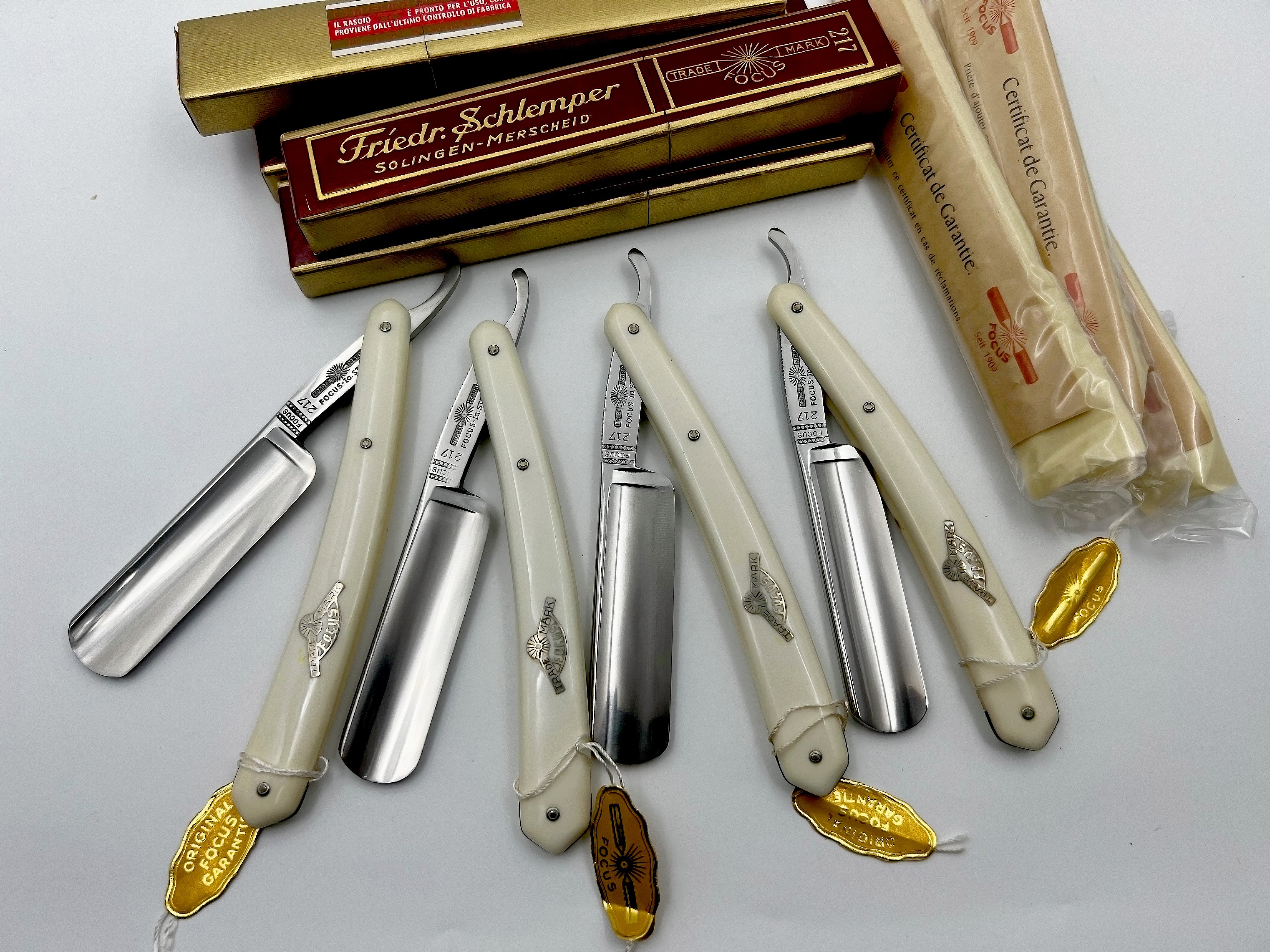 Friedrich Schlemper "Focus" 217 - RARE NOS 6/8 Full Hollow Vintage Straight Razor