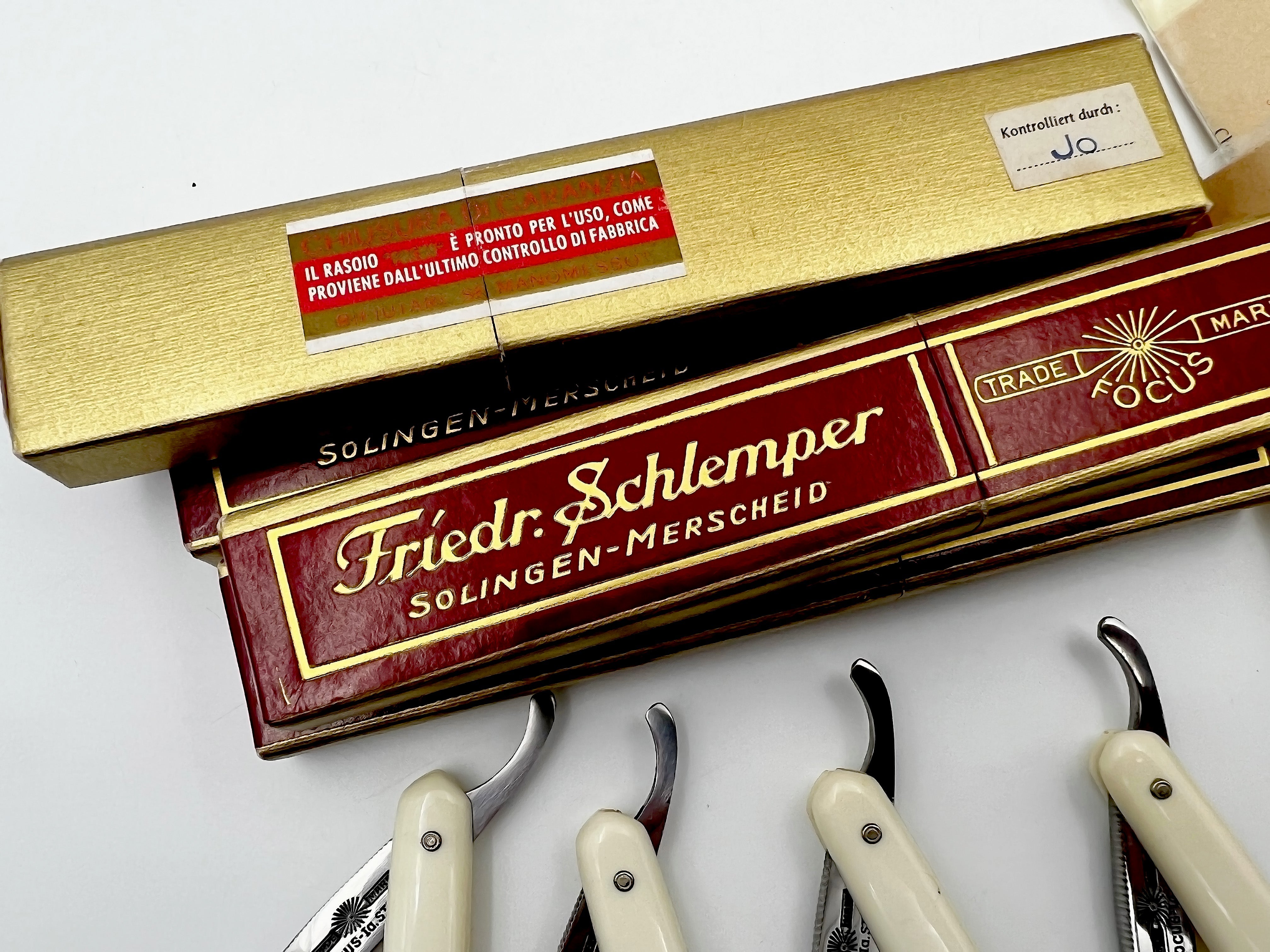 Friedrich Schlemper "Focus" 217 - RARE NOS 6/8 Full Hollow Vintage Straight Razor